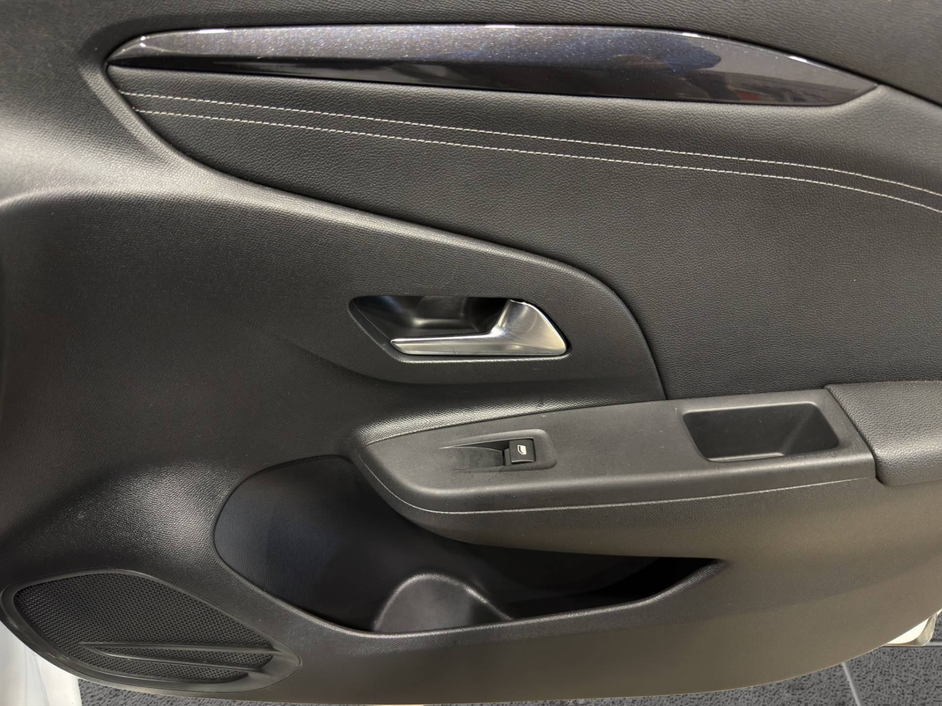 Auto Venduta - OPEL Corsa Corsa e- Elegance usata in pronta consegna - Brandini