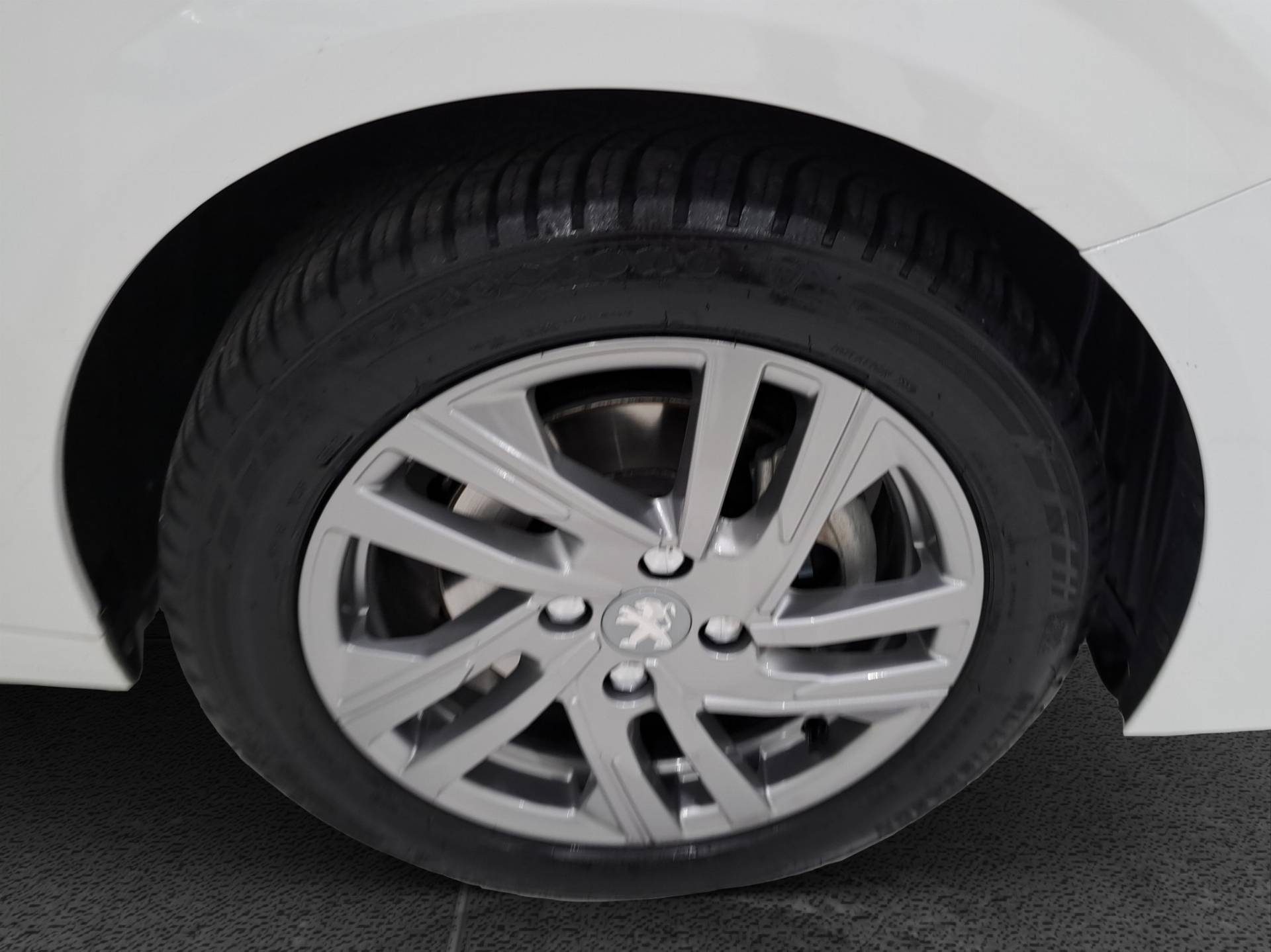 PEUGEOT 208 208 1.2 puretech Active Pack s&s 100cv usata in pronta consegna - Brandini