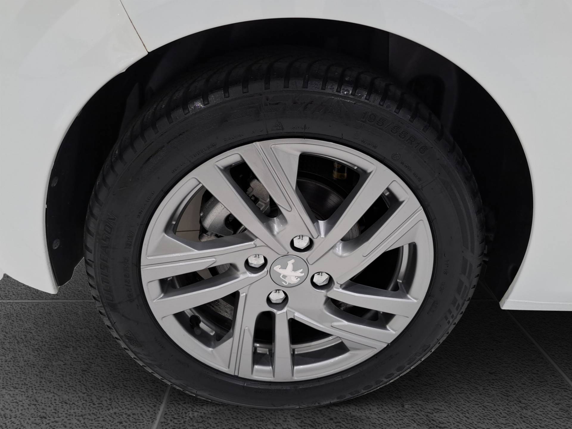 PEUGEOT 208 208 1.2 puretech Active Pack s&s 100cv usata in pronta consegna - Brandini