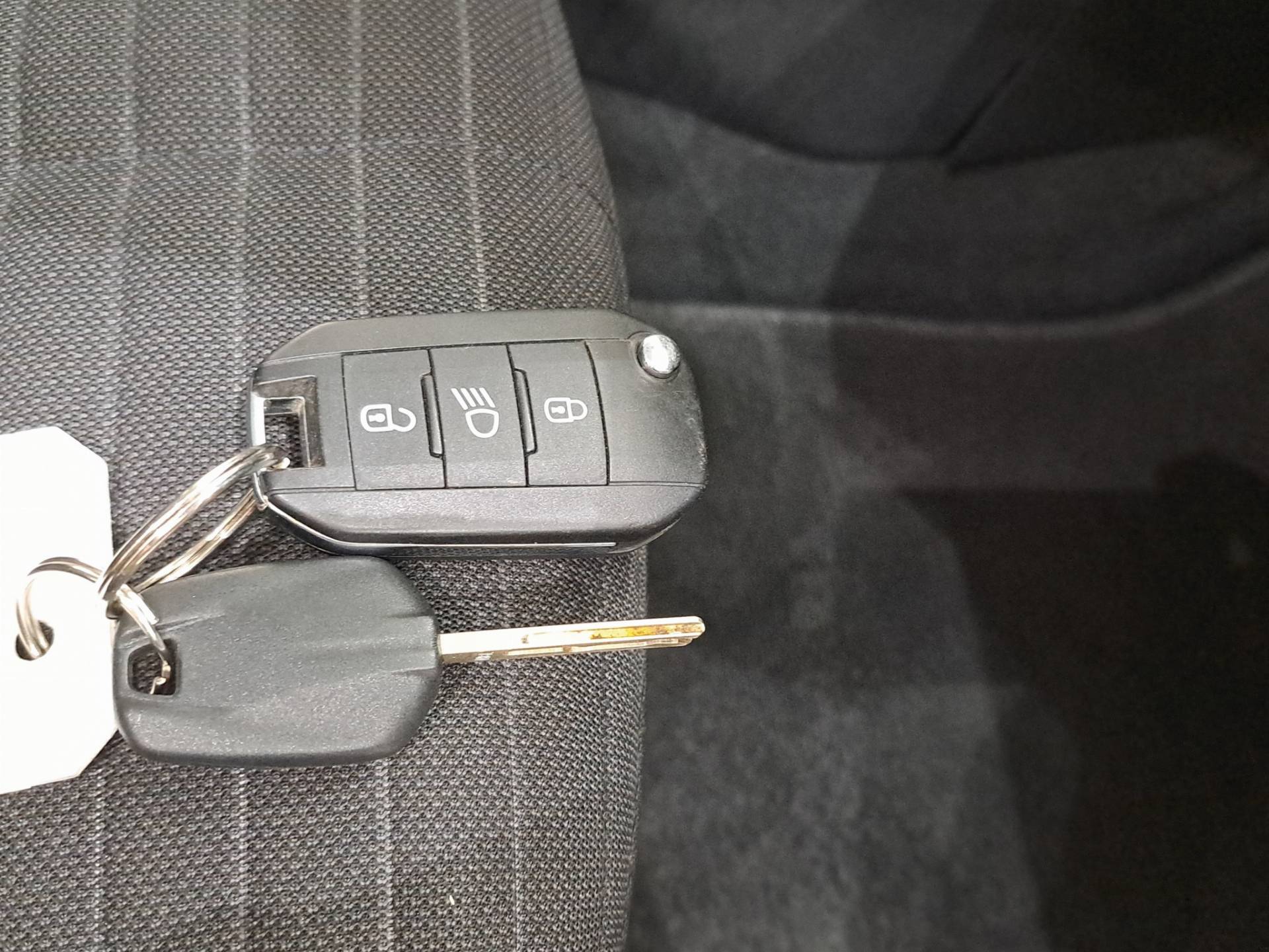 PEUGEOT 208 208 1.2 puretech Active Pack s&s 100cv usata in pronta consegna - Brandini