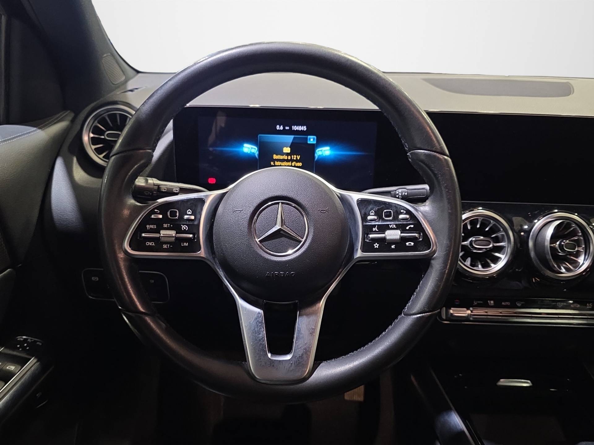 MERCEDES GLA GLA 180 d Sport auto usata in pronta consegna - Brandini