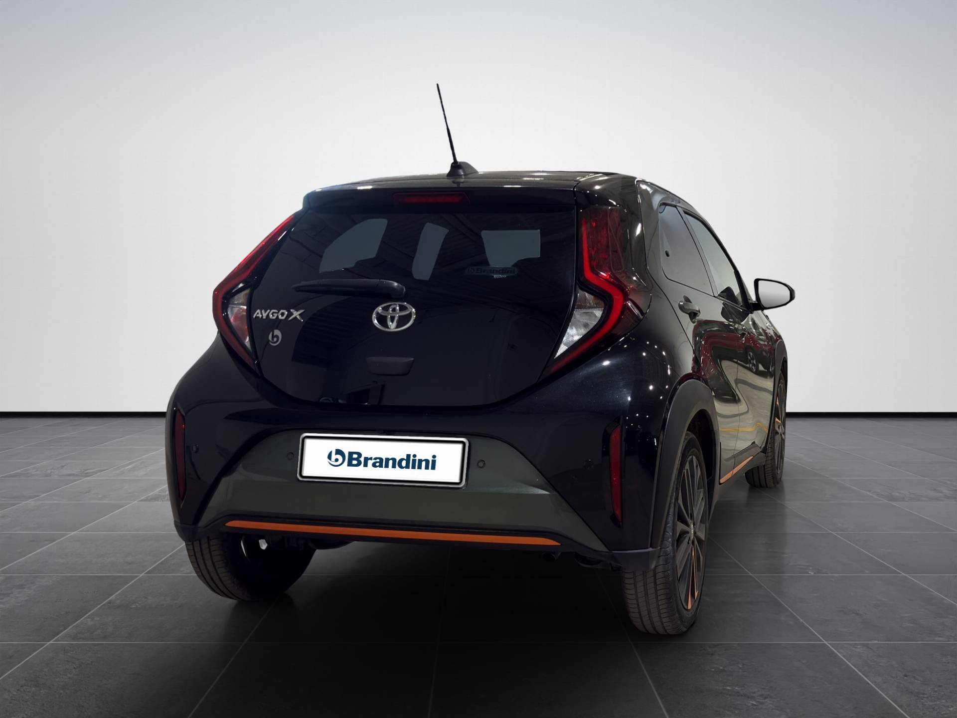 Auto Venduta - TOYOTA Aygo Aygo X 1.0 Limited Air 72cv s-cvt usata in pronta consegna - Brandini