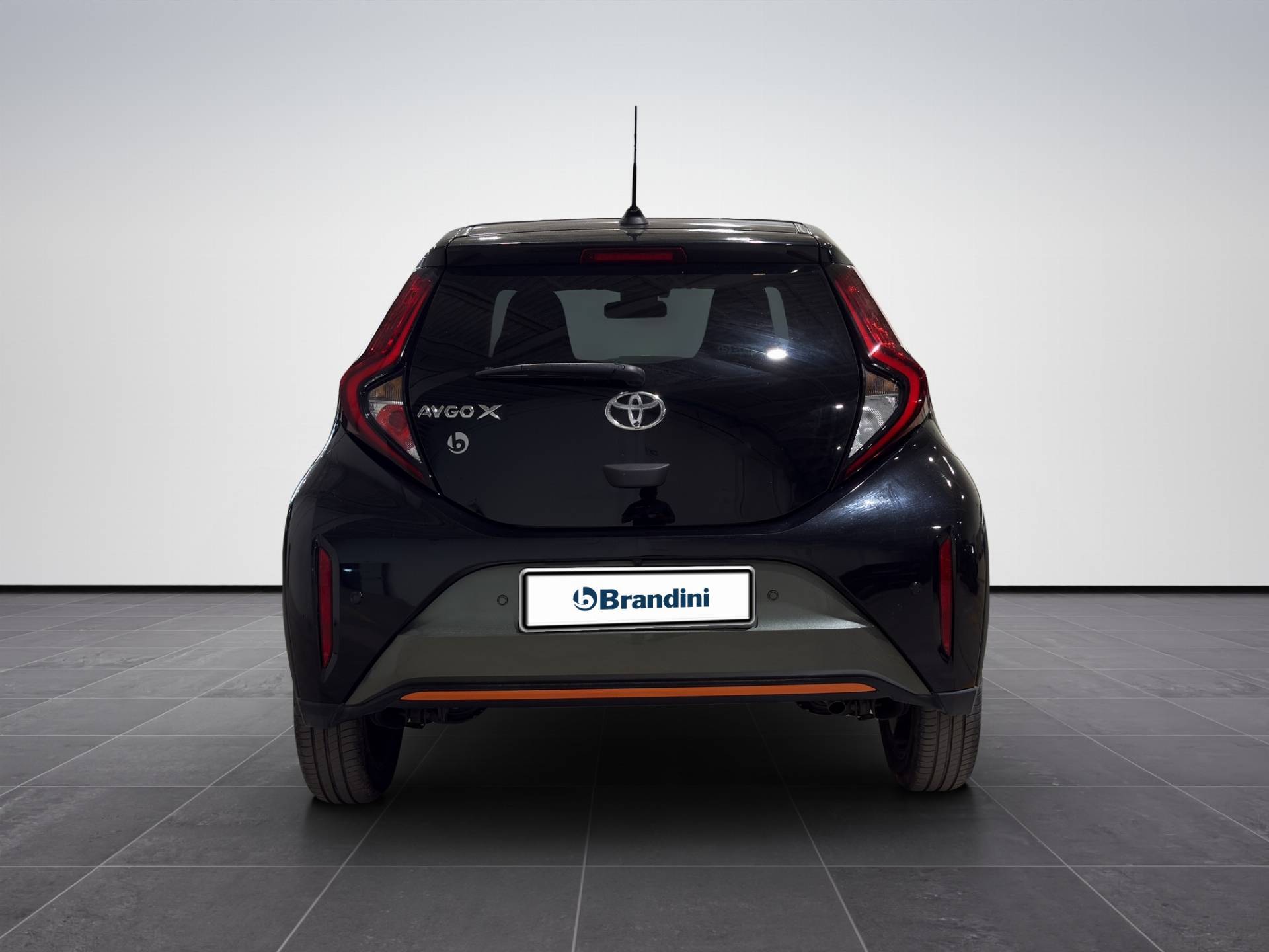 Auto Venduta - TOYOTA Aygo Aygo X 1.0 Limited Air 72cv s-cvt usata in pronta consegna - Brandini