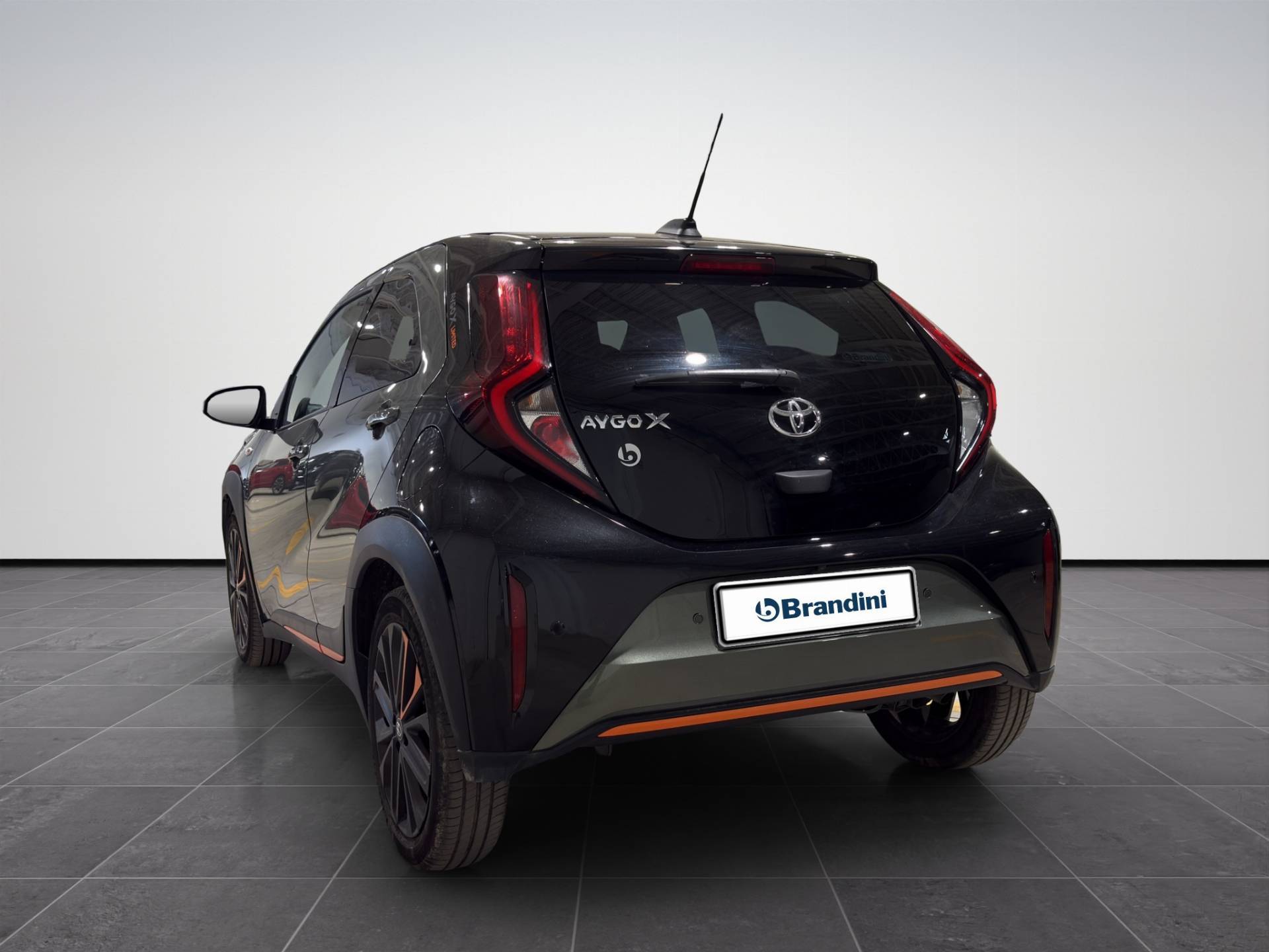 Auto Venduta - TOYOTA Aygo Aygo X 1.0 Limited Air 72cv s-cvt usata in pronta consegna - Brandini