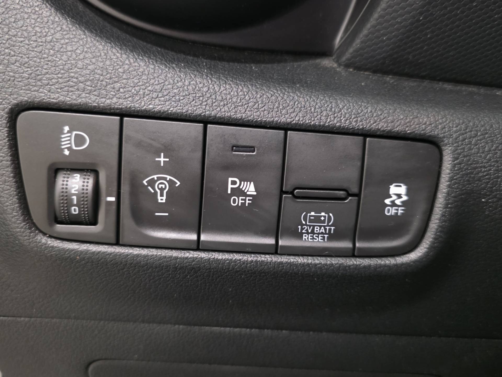 HYUNDAI Kona Kona 1.6 gdi hev Xtech 2wd 141cv dct usata in pronta consegna - Brandini