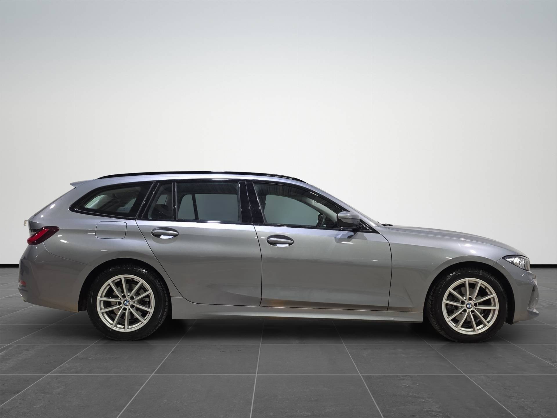 Auto Venduta - BMW Serie 3 Touring 318d Touring mhev 48V auto usata in pronta consegna - Brandini