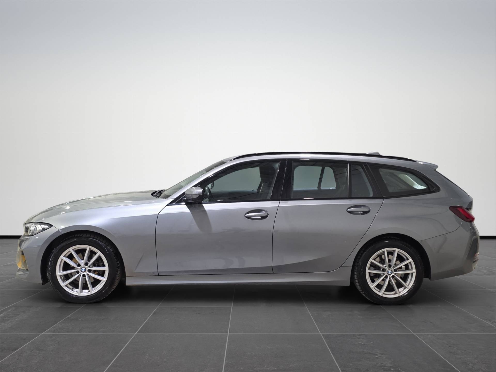 Auto Venduta - BMW Serie 3 Touring 318d Touring mhev 48V auto usata in pronta consegna - Brandini