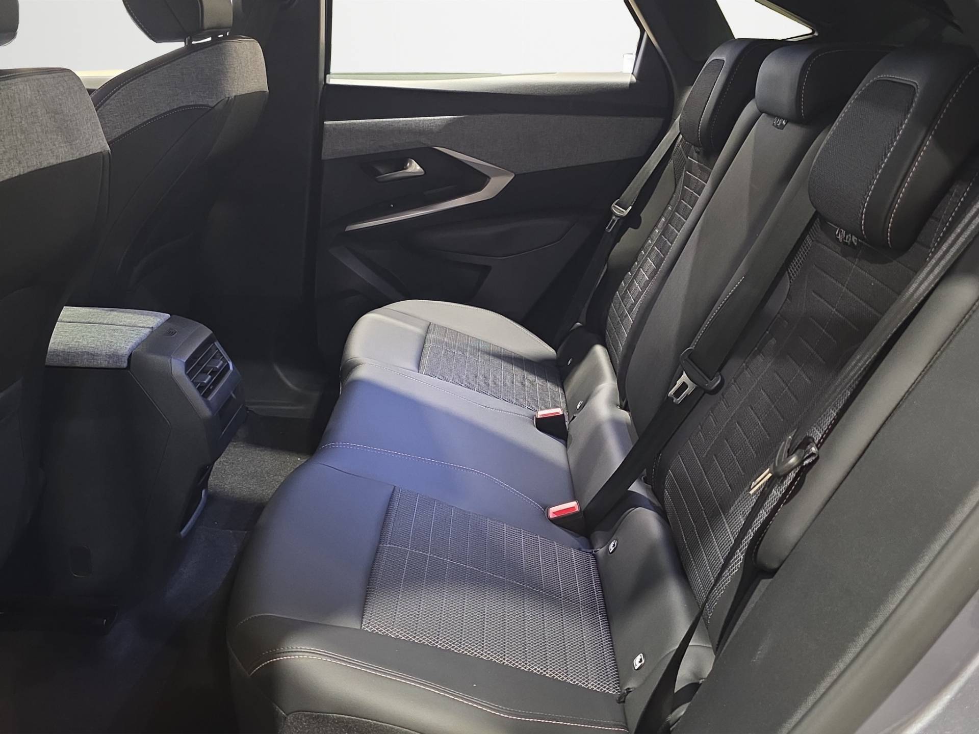 PEUGEOT 3008 3008 1.2 hybrid Allure 145cv e-dcs6 usata in pronta consegna - Brandini