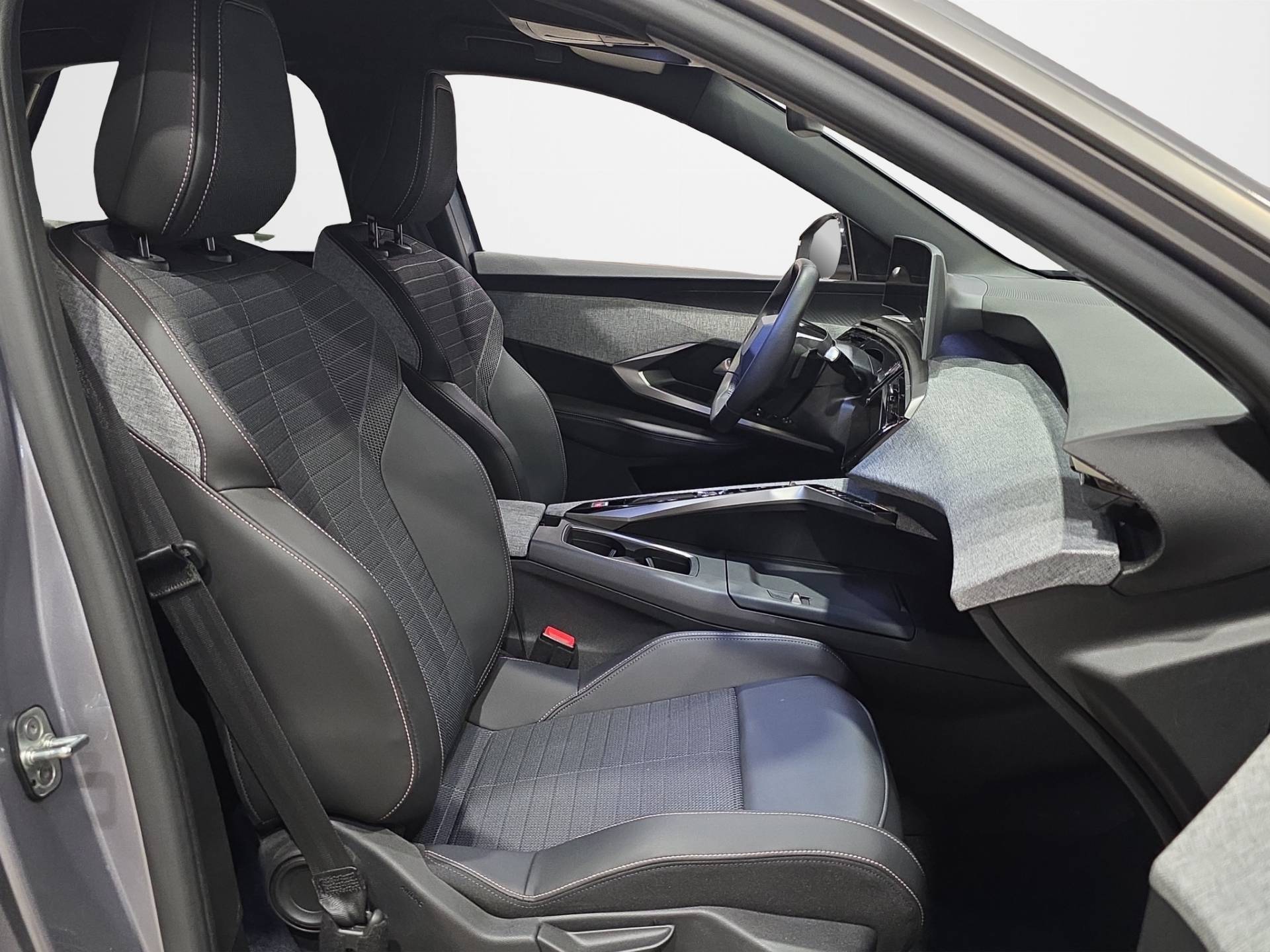 PEUGEOT 3008 3008 1.2 hybrid Allure 145cv e-dcs6 usata in pronta consegna - Brandini