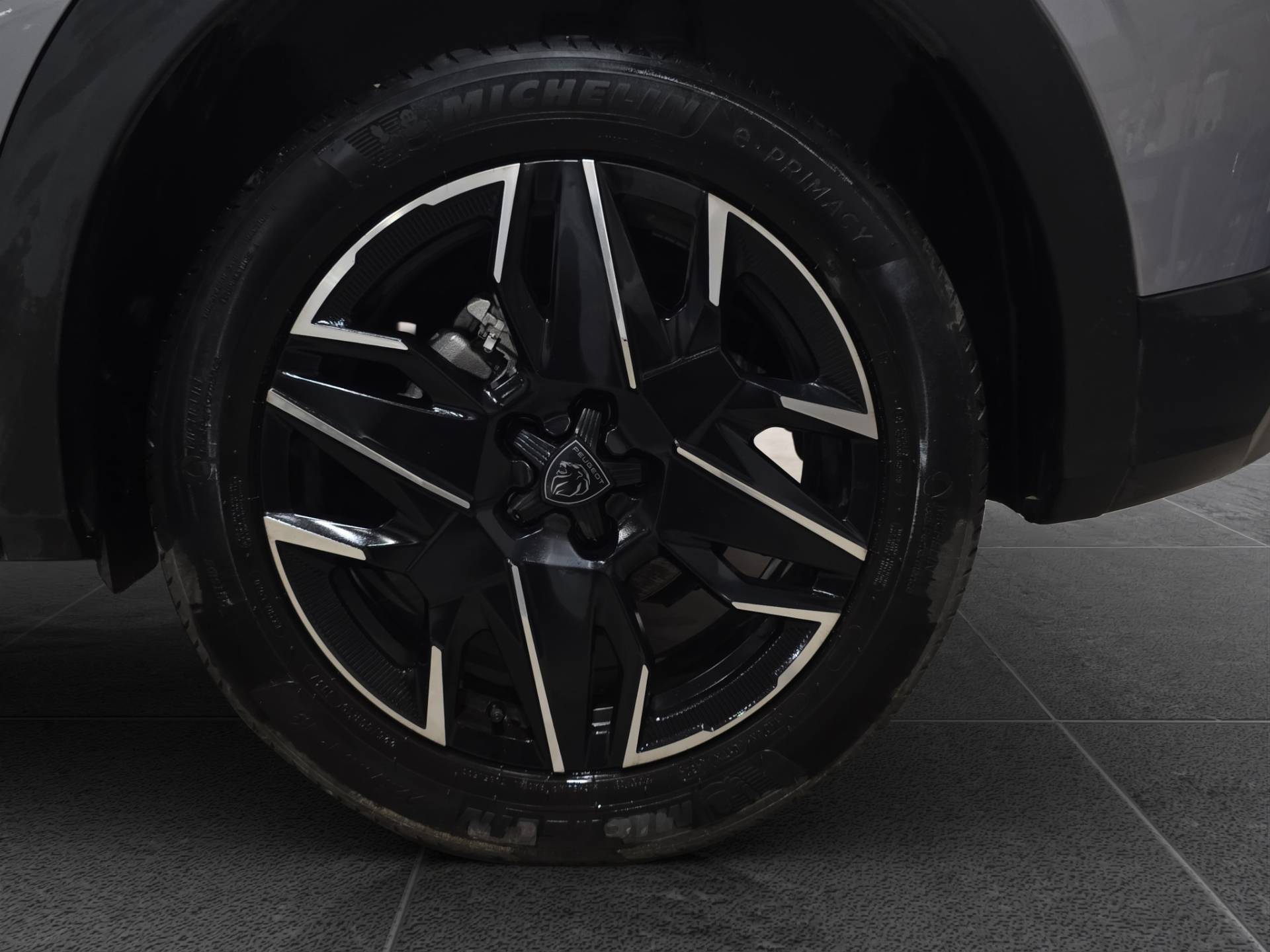 PEUGEOT 3008 3008 1.2 hybrid Allure 145cv e-dcs6 usata in pronta consegna - Brandini