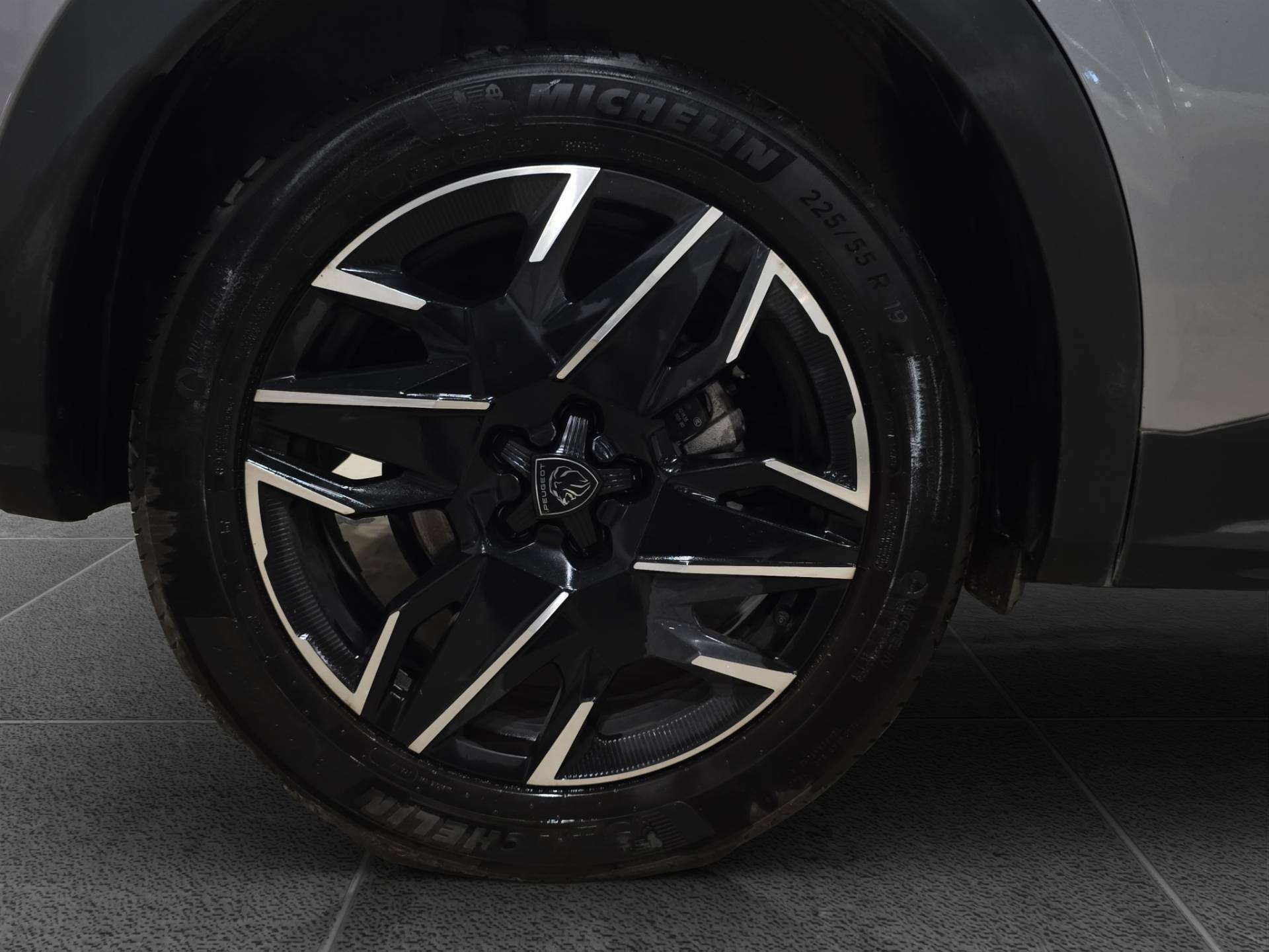 PEUGEOT 3008 3008 1.2 hybrid Allure 145cv e-dcs6 usata in pronta consegna - Brandini