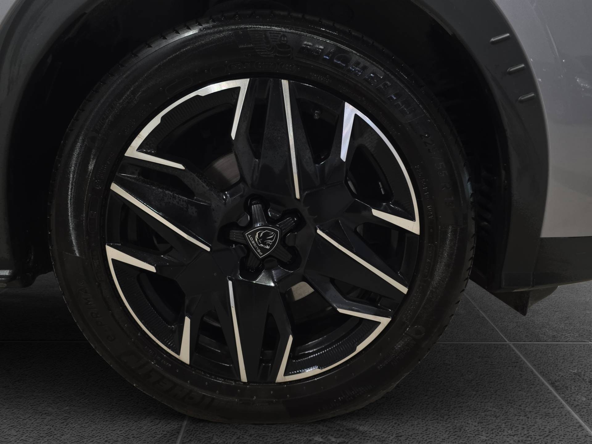 PEUGEOT 3008 3008 1.2 hybrid Allure 145cv e-dcs6 usata in pronta consegna - Brandini
