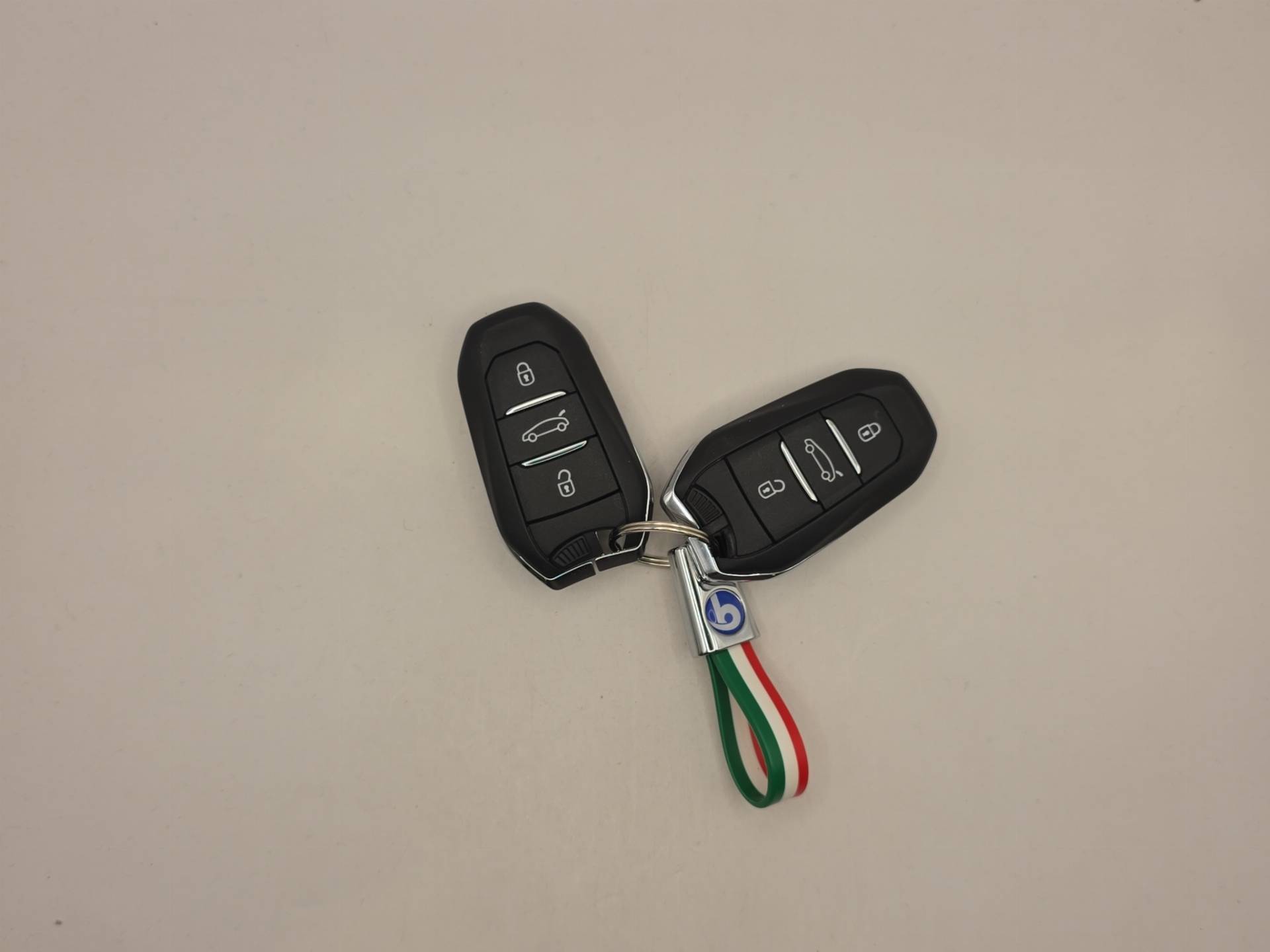 PEUGEOT 3008 3008 1.2 hybrid Allure 145cv e-dcs6 usata in pronta consegna - Brandini