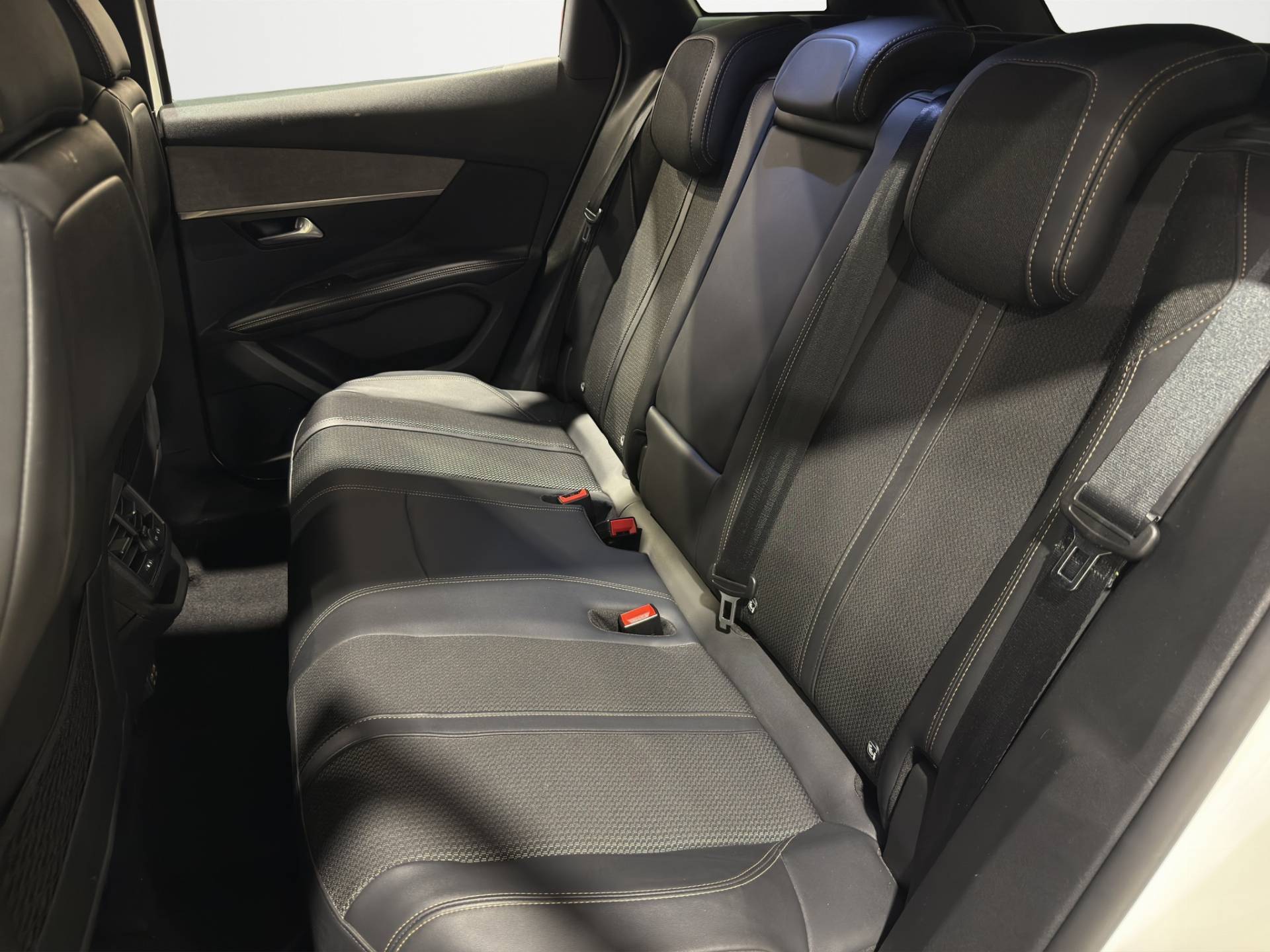 PEUGEOT 3008 3008 1.6 hybrid GT Pack 225cv e-eat8 usata in pronta consegna - Brandini
