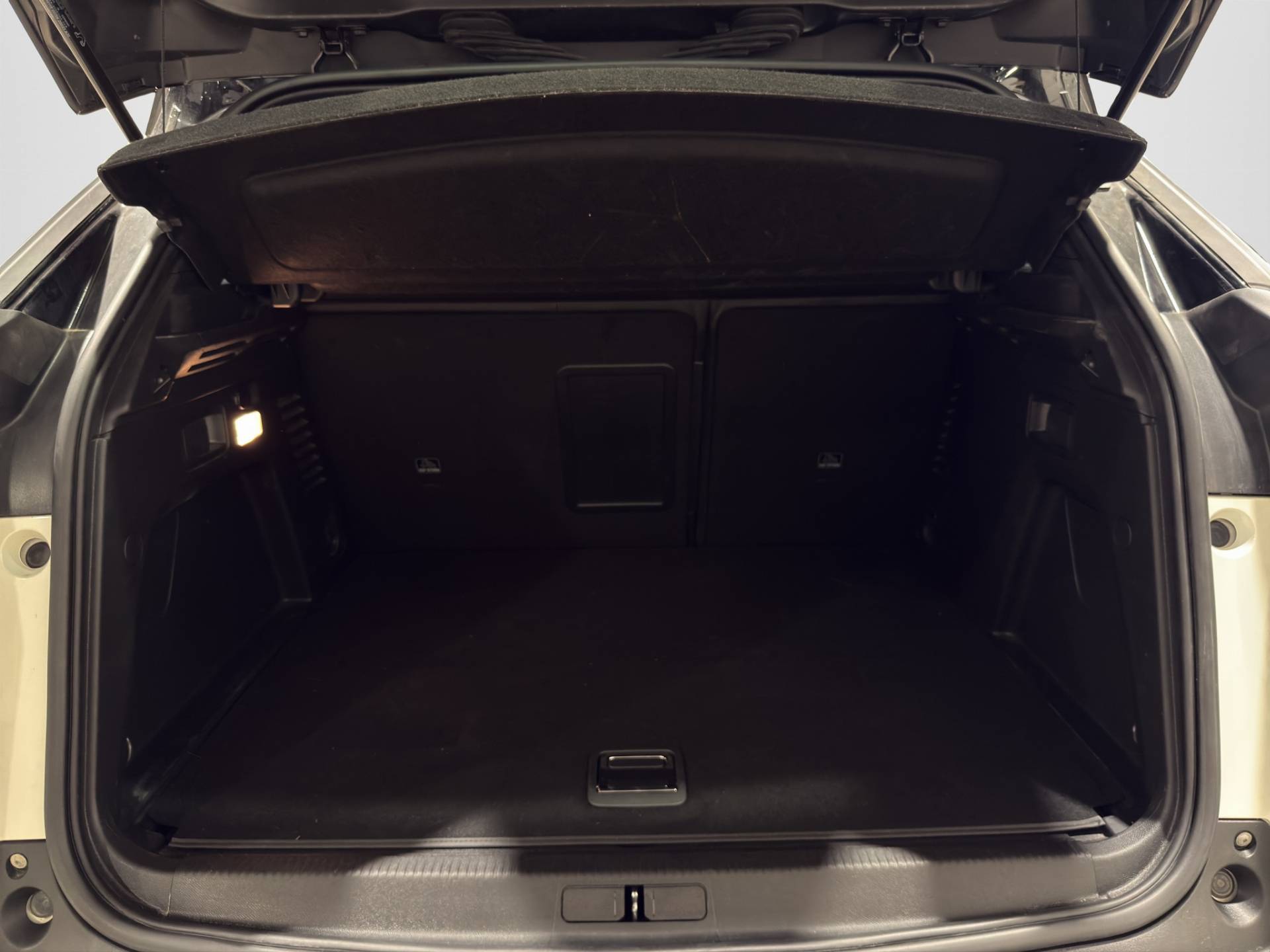 PEUGEOT 3008 3008 1.6 hybrid GT Pack 225cv e-eat8 usata in pronta consegna - Brandini