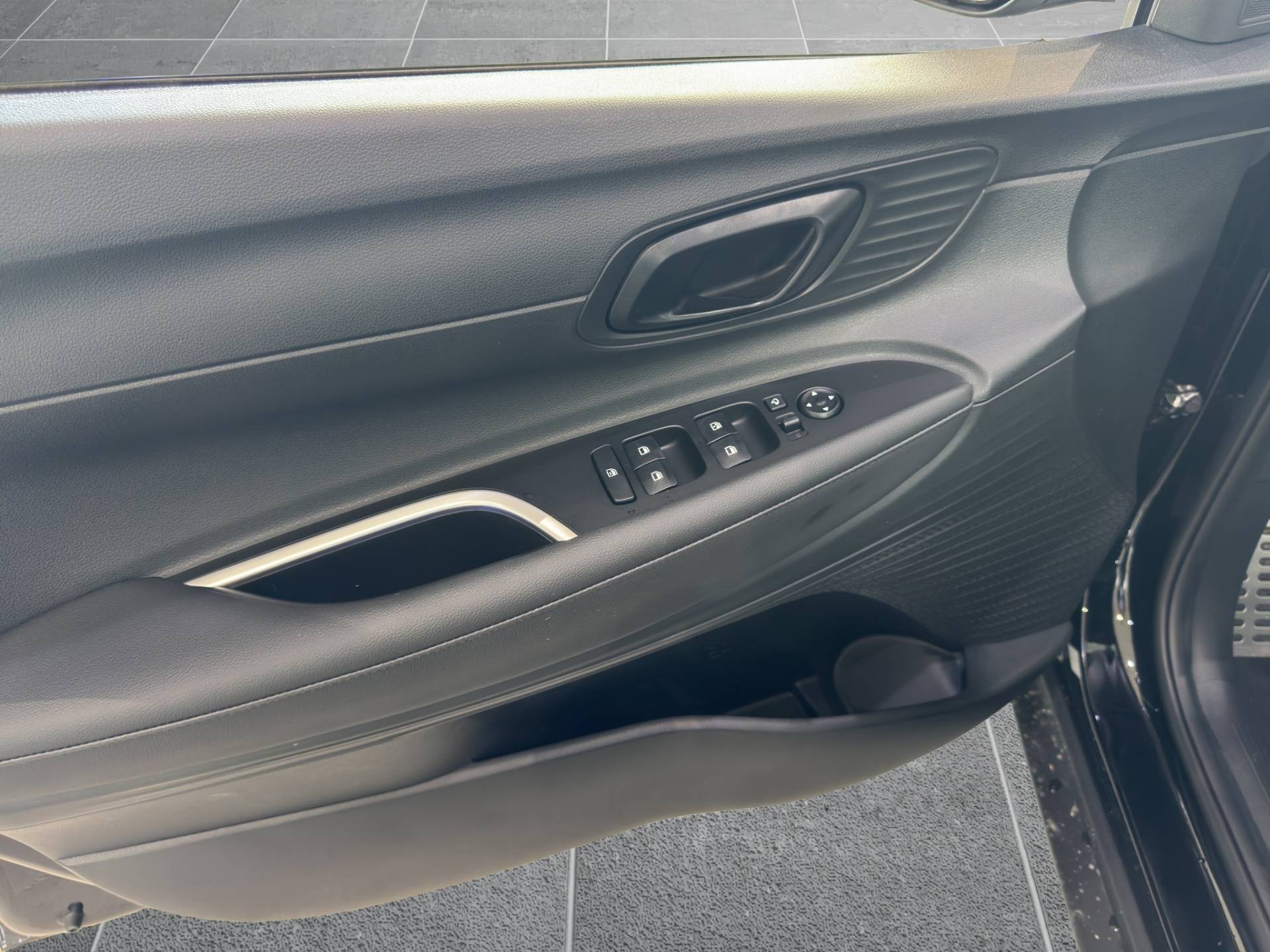 HYUNDAI Bayon Bayon 1.0 t-gdi Dark Line 90cv mt usata in pronta consegna - Brandini
