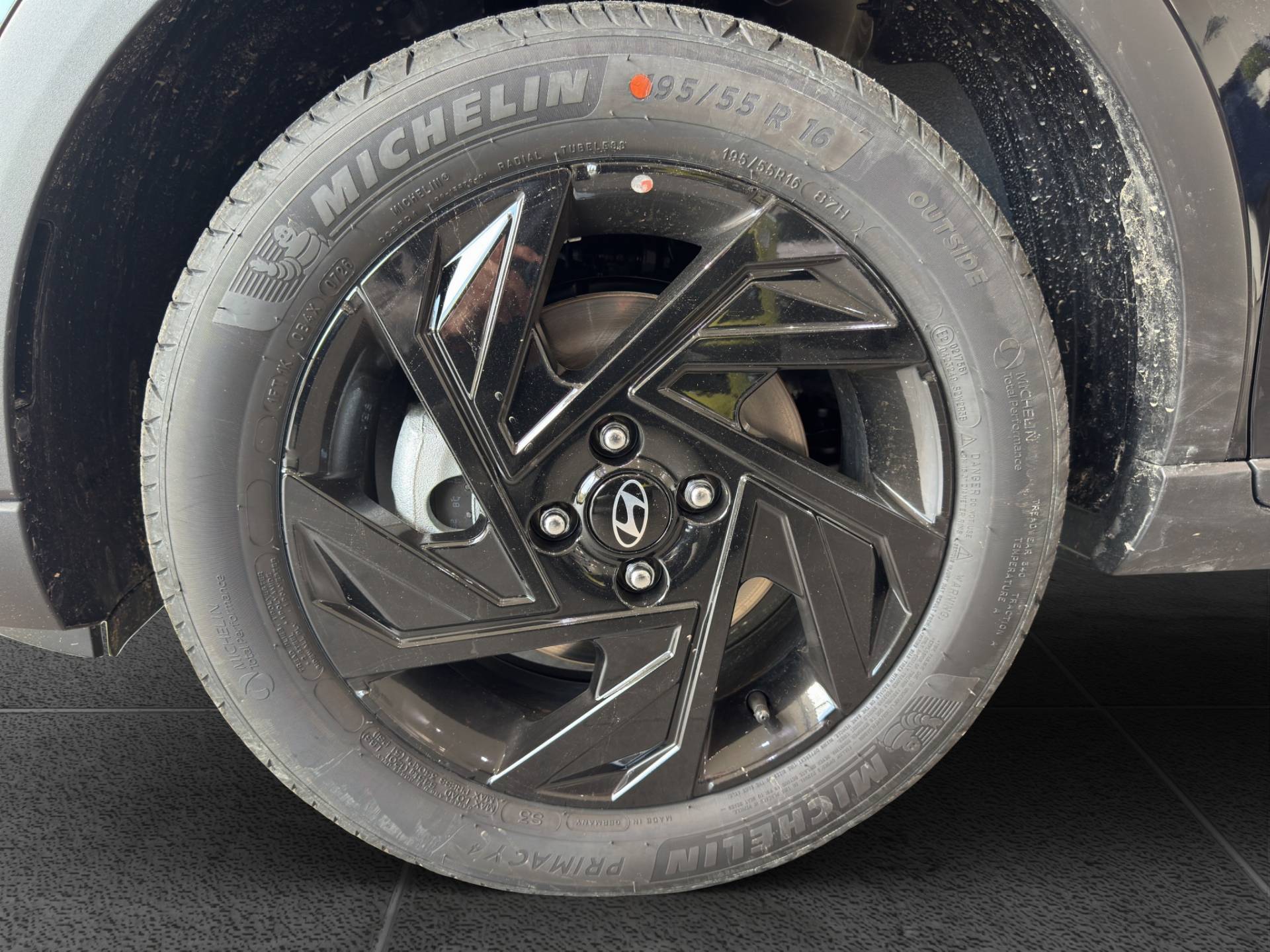 HYUNDAI Bayon Bayon 1.0 t-gdi Dark Line 90cv mt usata in pronta consegna - Brandini