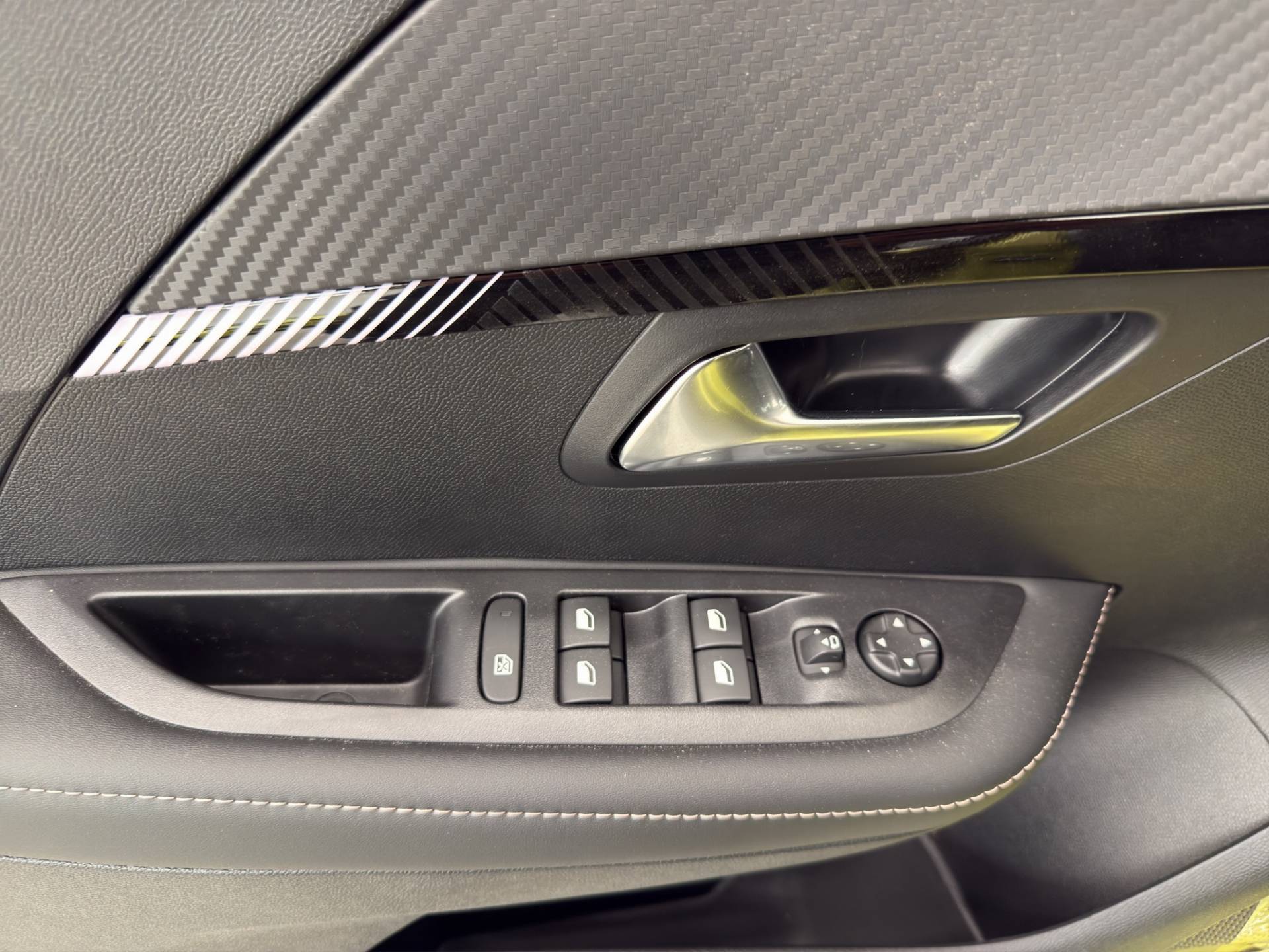 PEUGEOT 208 208 1.2 hybrid Allure 100cv e-dcs 6 usata in pronta consegna - Brandini