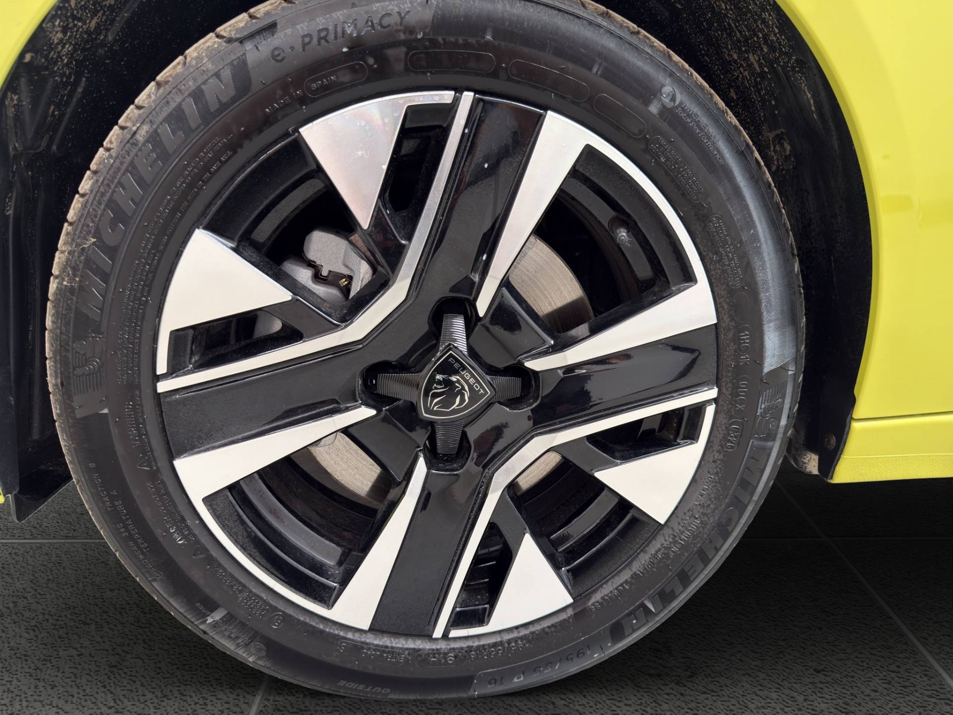 PEUGEOT 208 208 1.2 hybrid Allure 100cv e-dcs 6 usata in pronta consegna - Brandini