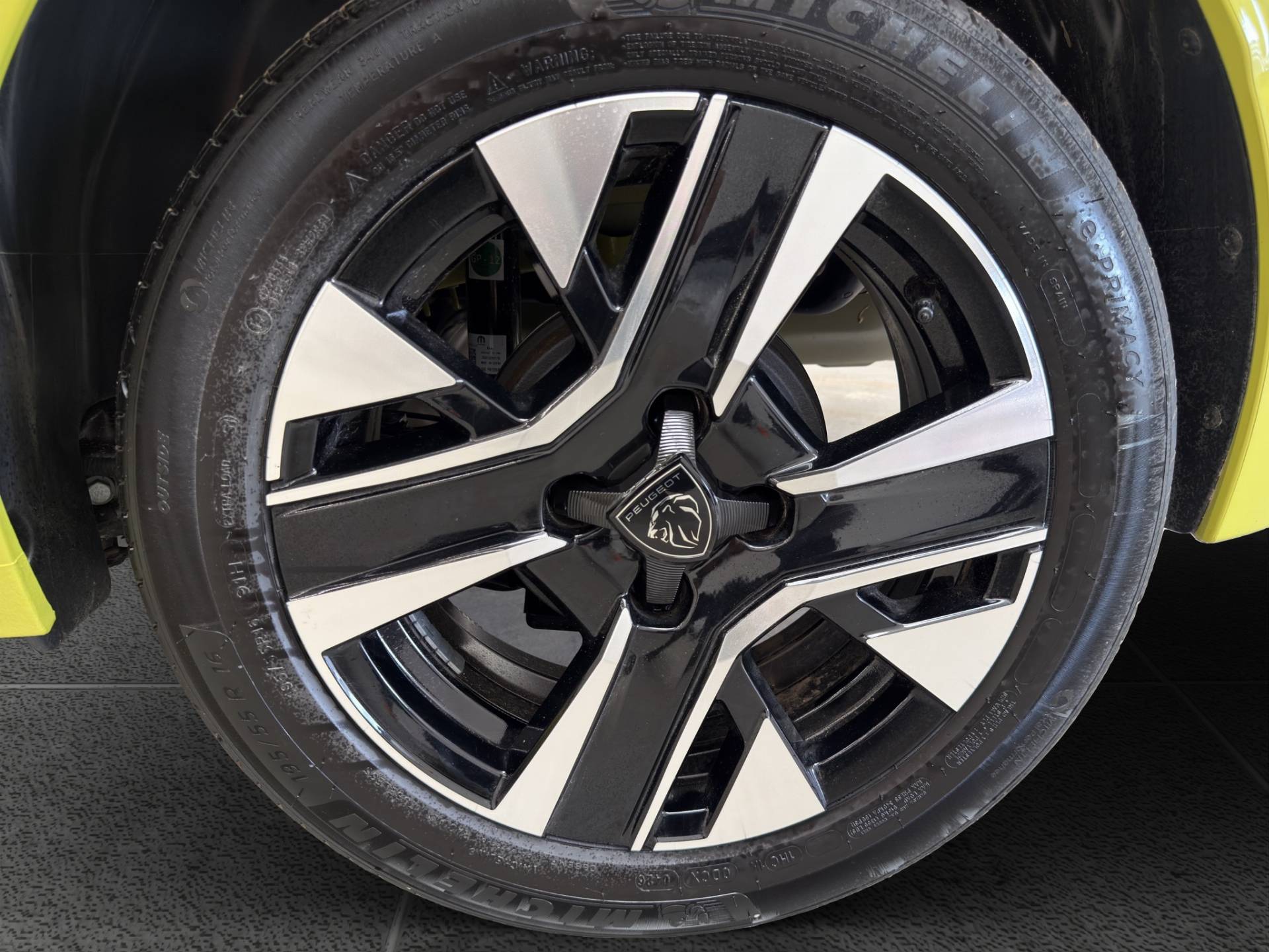 PEUGEOT 208 208 1.2 hybrid Allure 100cv e-dcs 6 usata in pronta consegna - Brandini