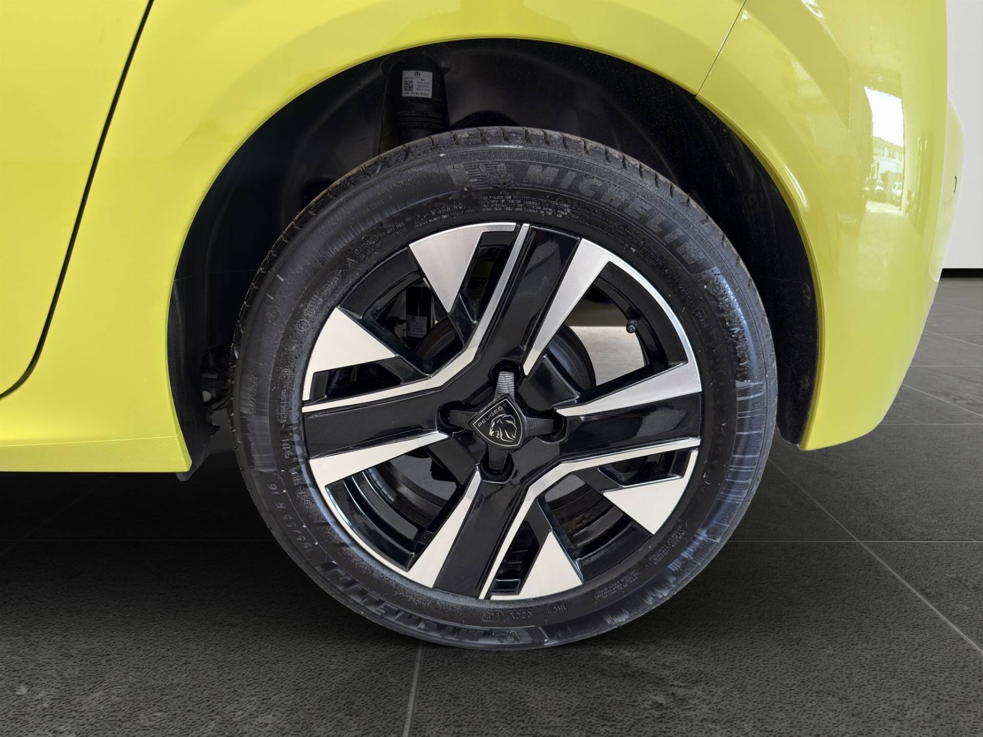 PEUGEOT 208 208 1.2 turbo Edition 100cv usata in pronta consegna - Brandini