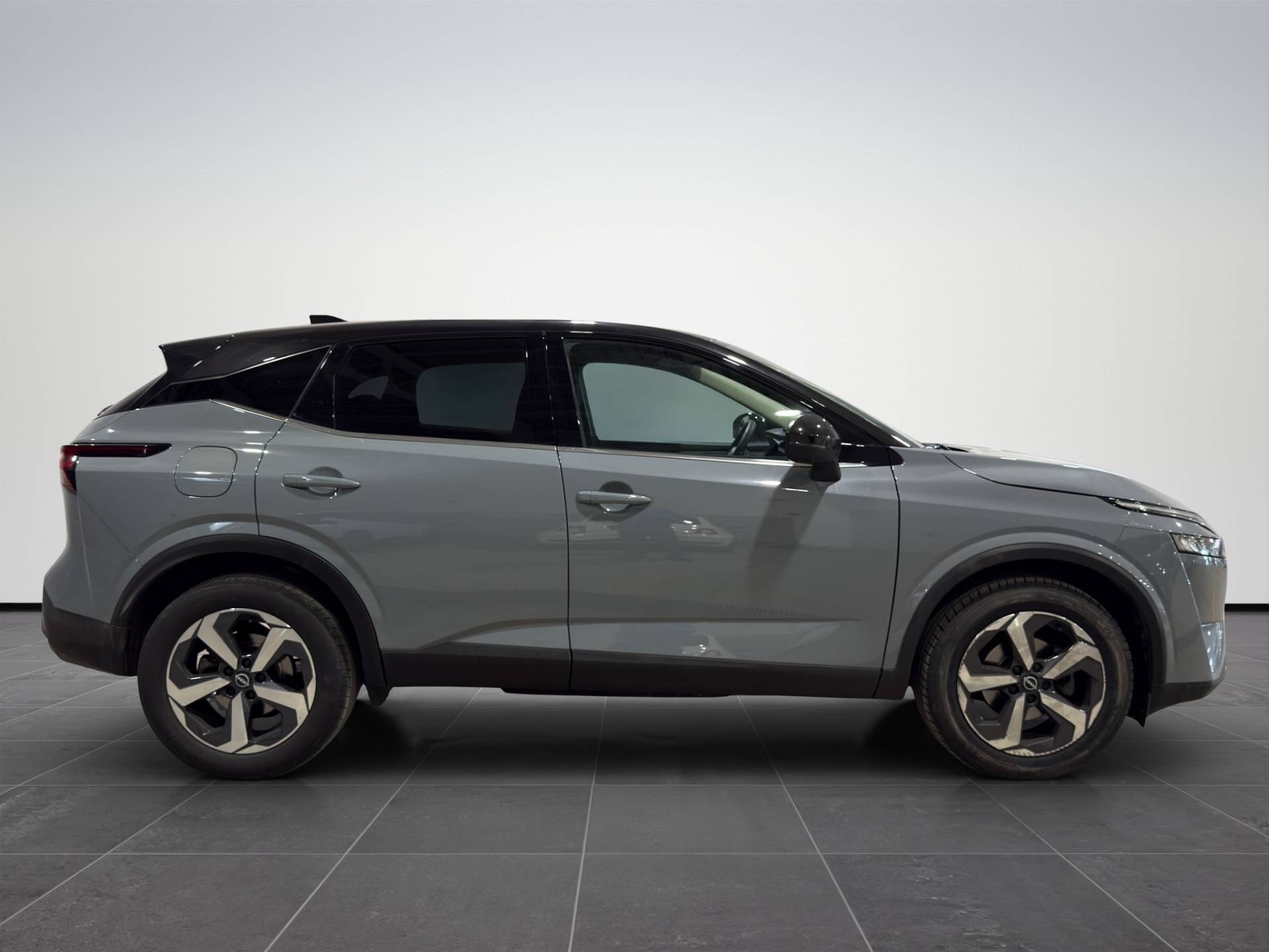 NISSAN Qashqai Qashqai 1.3 mild hybrid N-Connecta 2wd 158cv xtronic usata in pronta consegna - Brandini