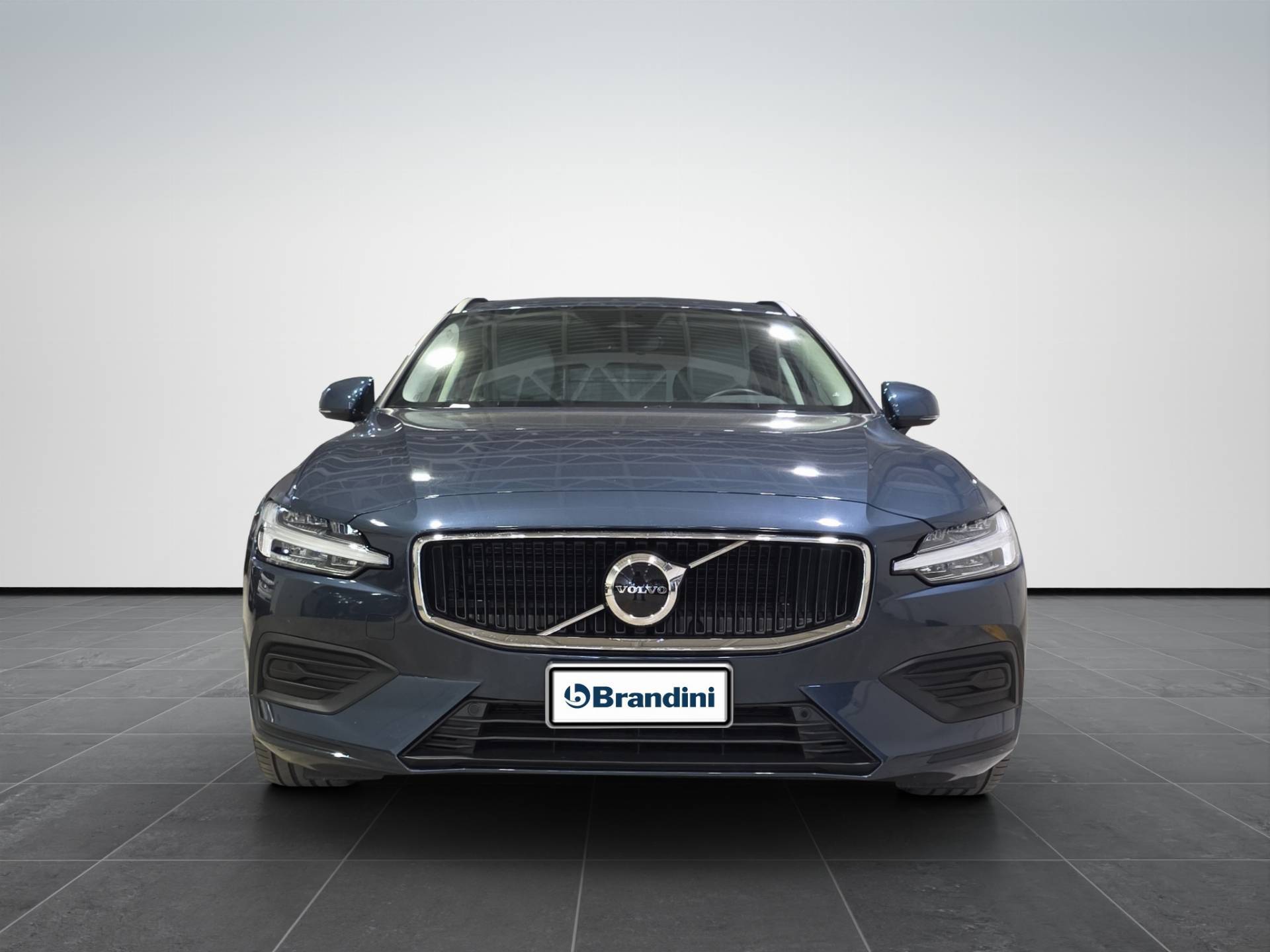 VOLVO V60 V60 2.0 b4 Core auto usata in pronta consegna - Brandini