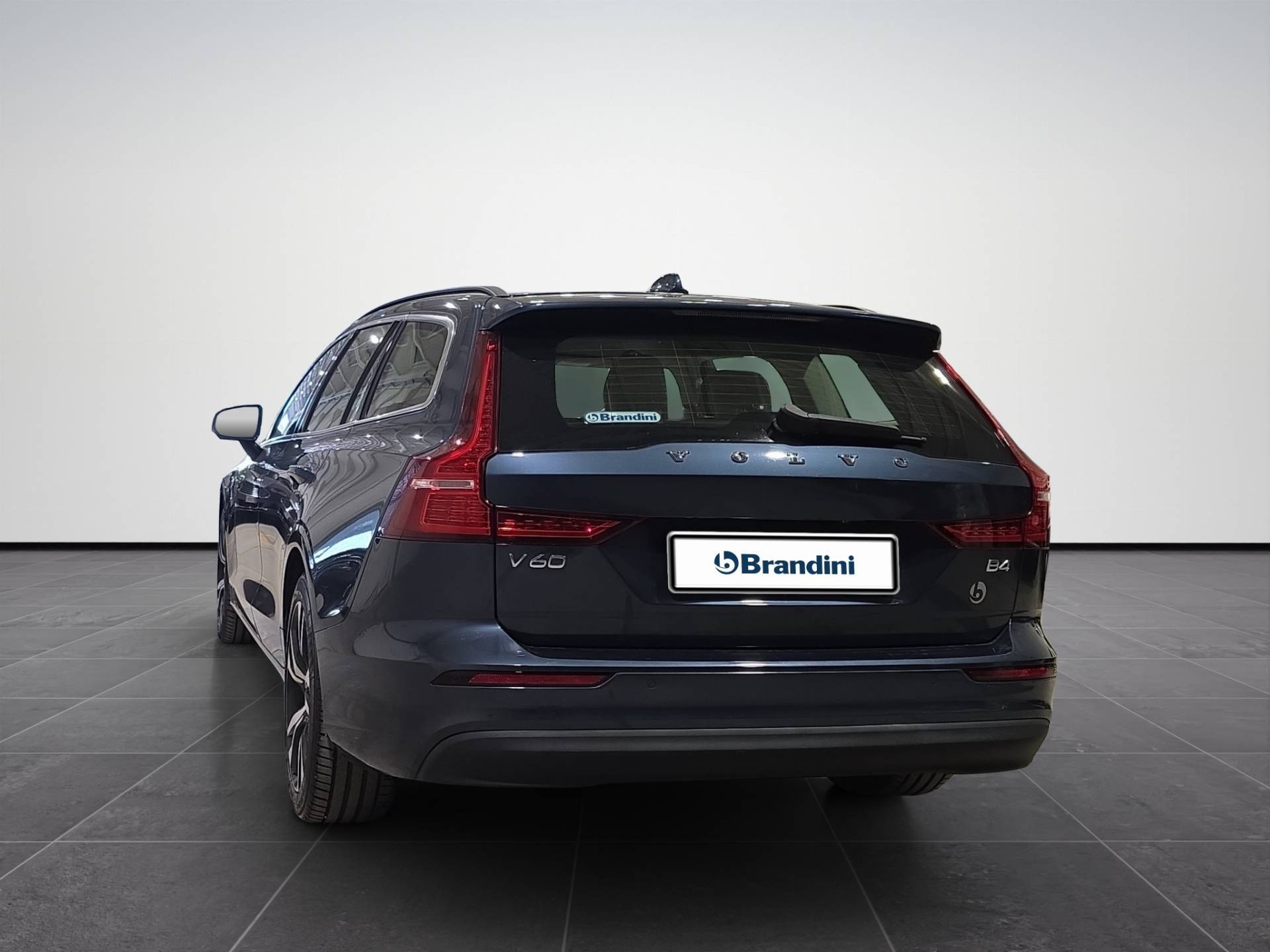 VOLVO V60 V60 2.0 b4 Core auto usata in pronta consegna - Brandini
