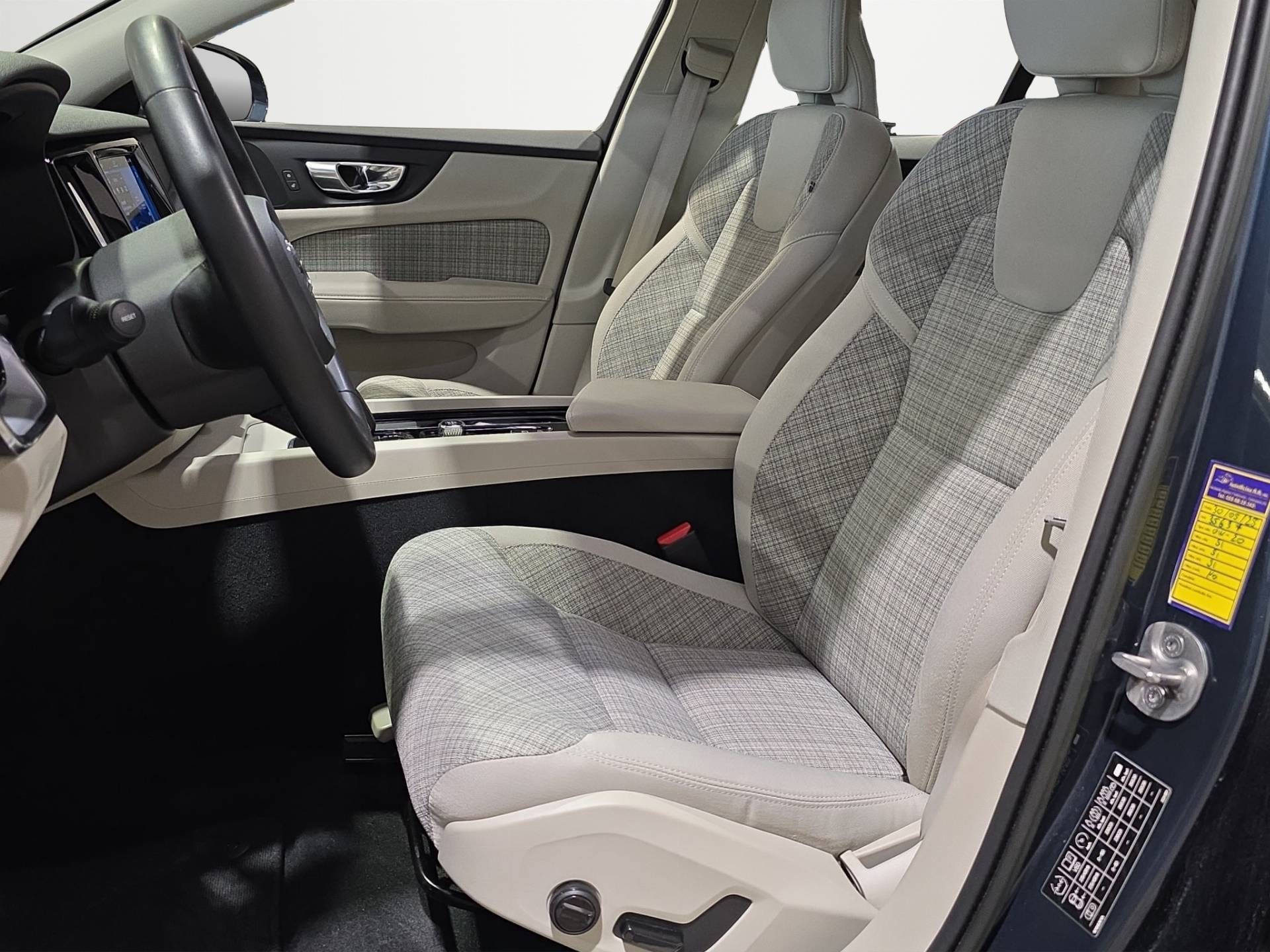 VOLVO V60 V60 2.0 b4 Core auto usata in pronta consegna - Brandini