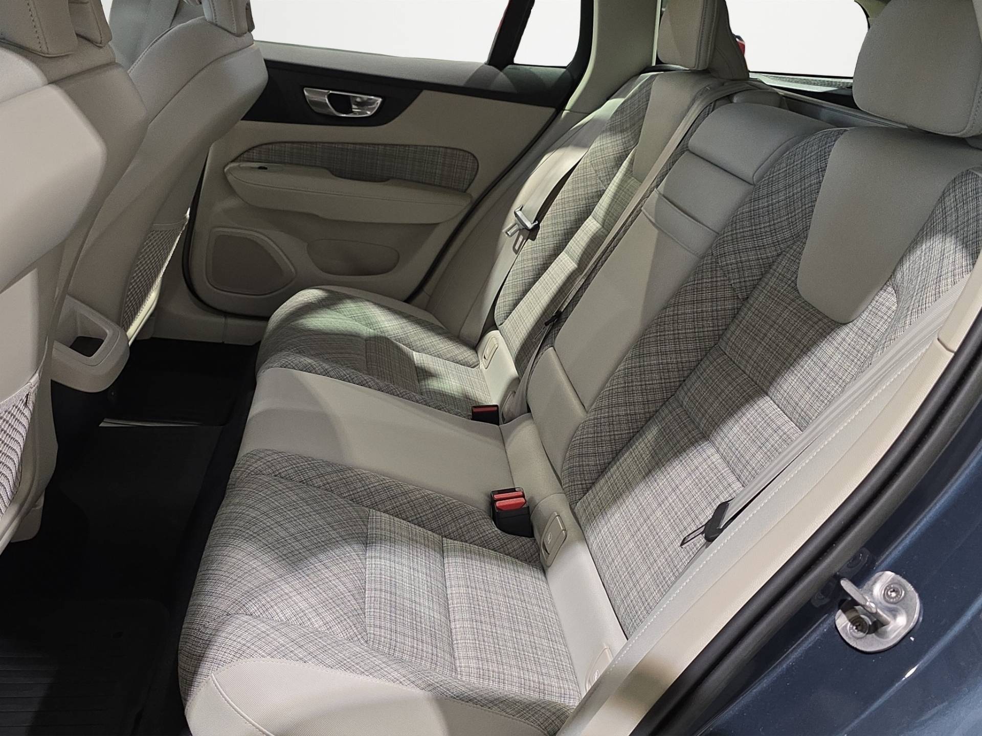 VOLVO V60 V60 2.0 b4 Core auto usata in pronta consegna - Brandini