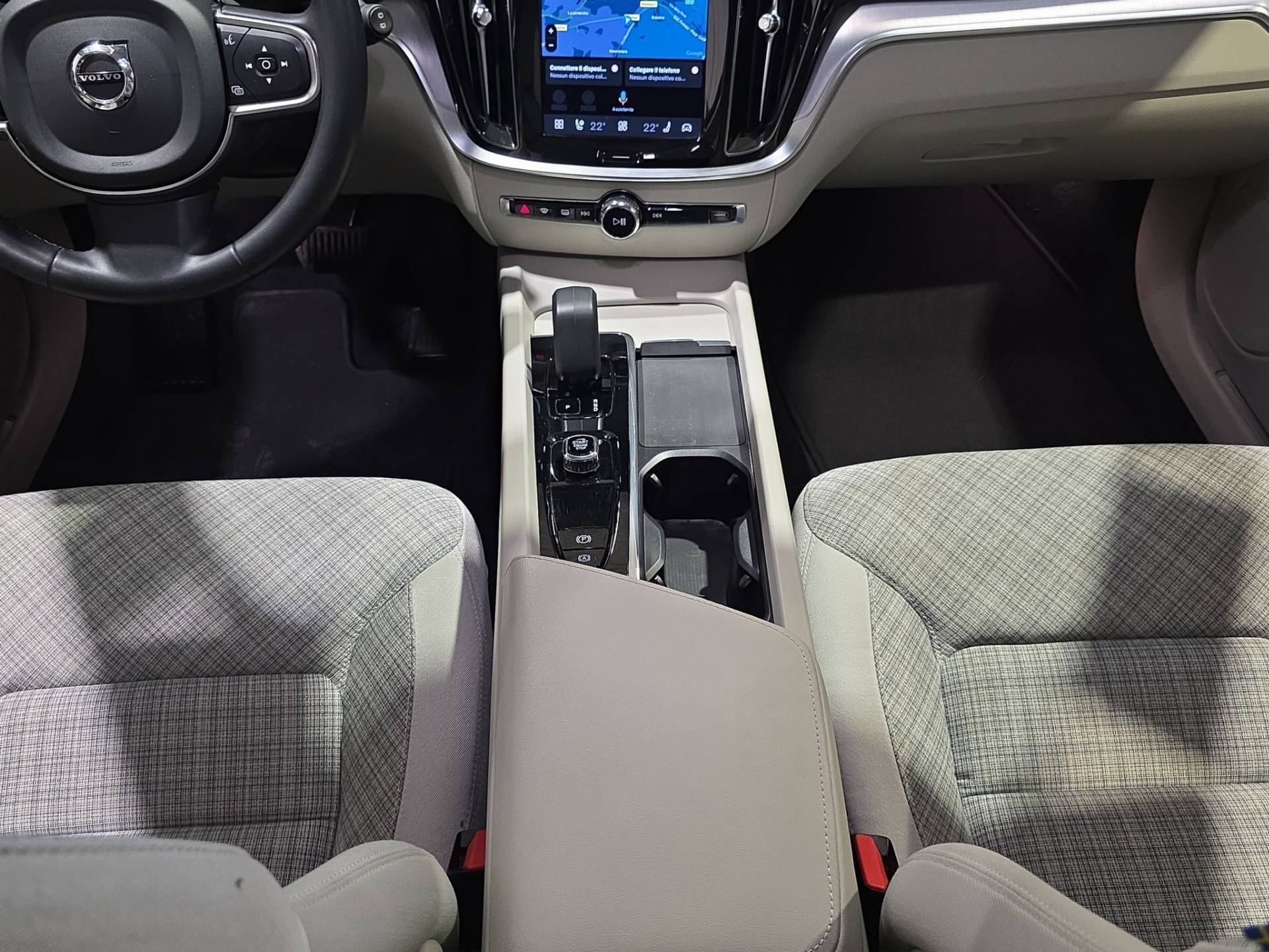 VOLVO V60 V60 2.0 b4 Core auto usata in pronta consegna - Brandini