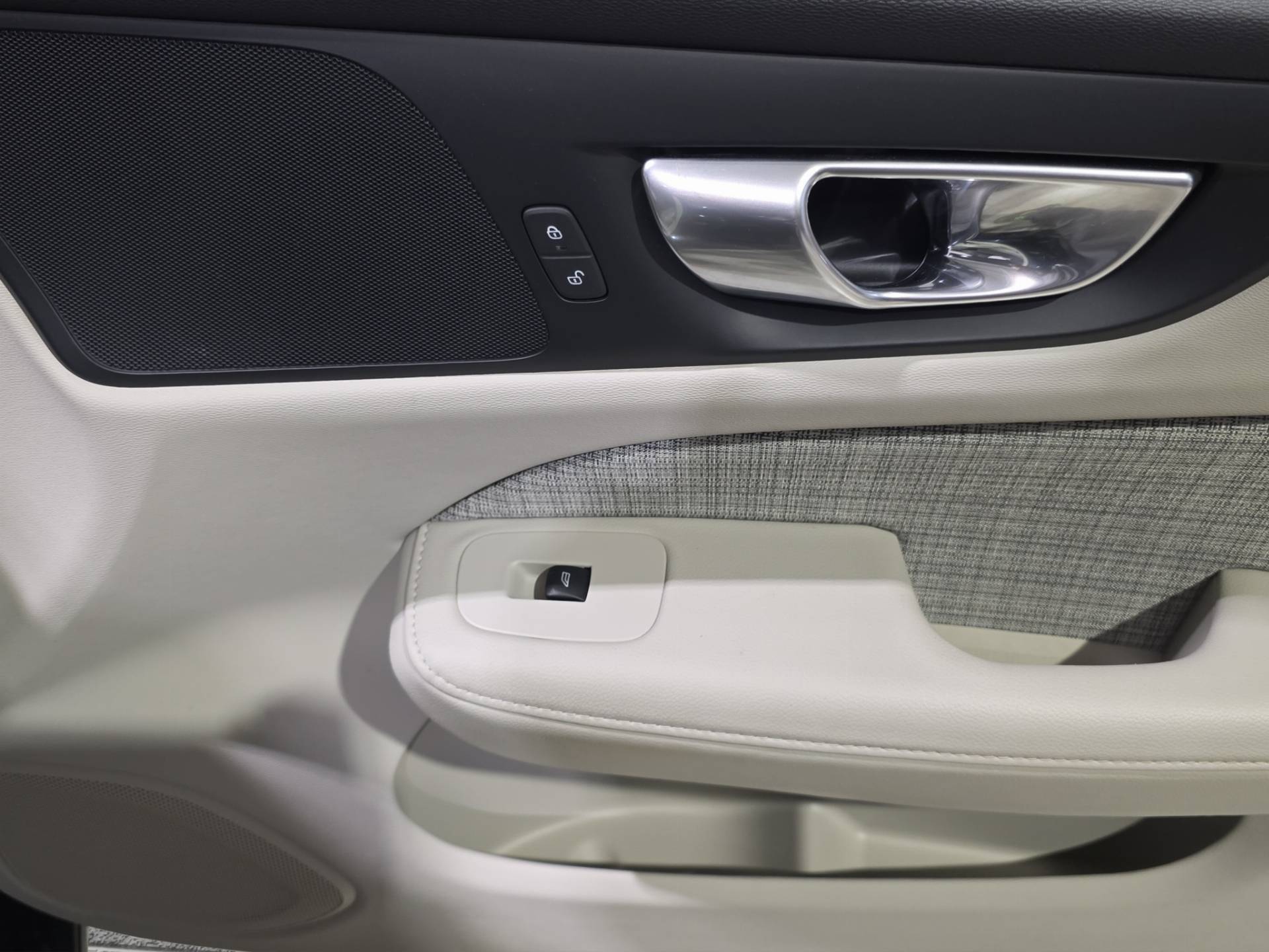 VOLVO V60 V60 2.0 b4 Core auto usata in pronta consegna - Brandini