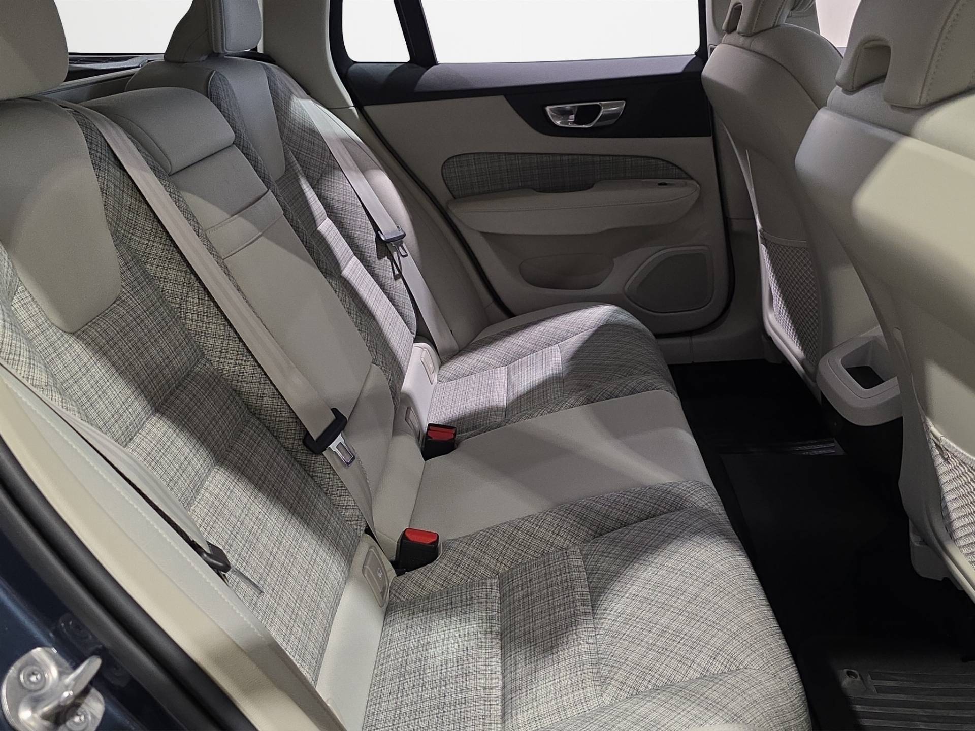 VOLVO V60 V60 2.0 b4 Core auto usata in pronta consegna - Brandini