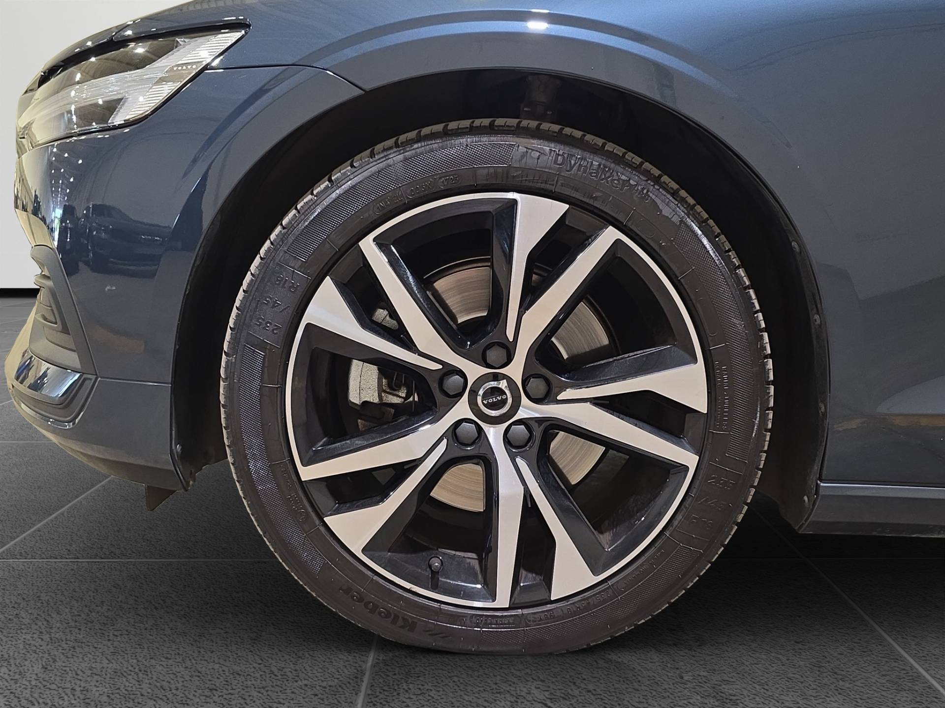 VOLVO V60 V60 2.0 b4 Core auto usata in pronta consegna - Brandini