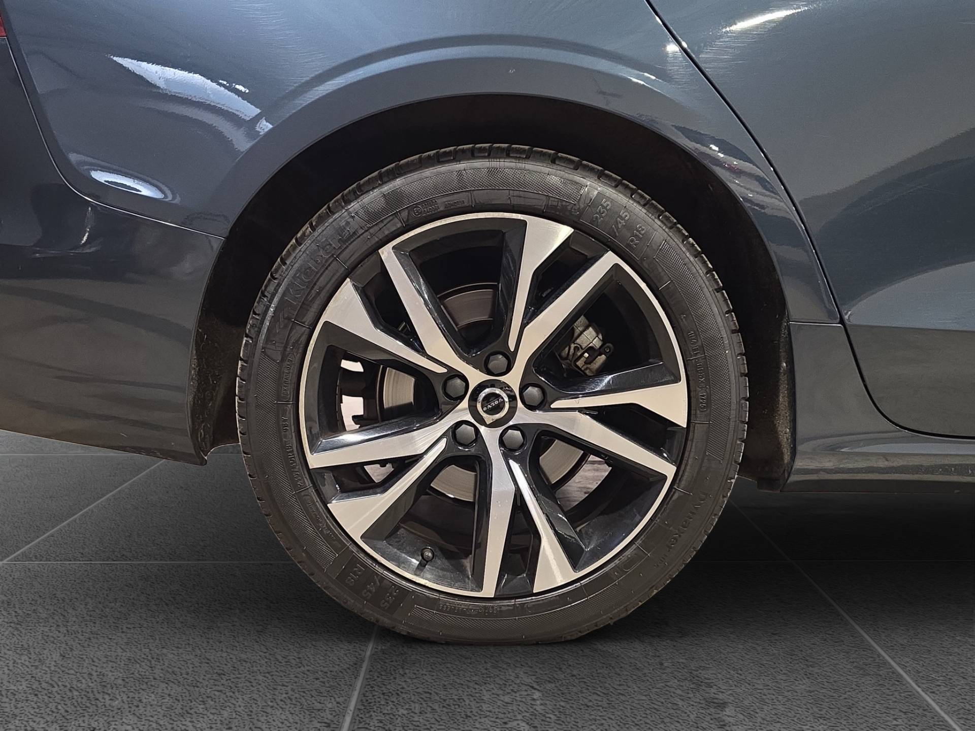 VOLVO V60 V60 2.0 b4 Core auto usata in pronta consegna - Brandini