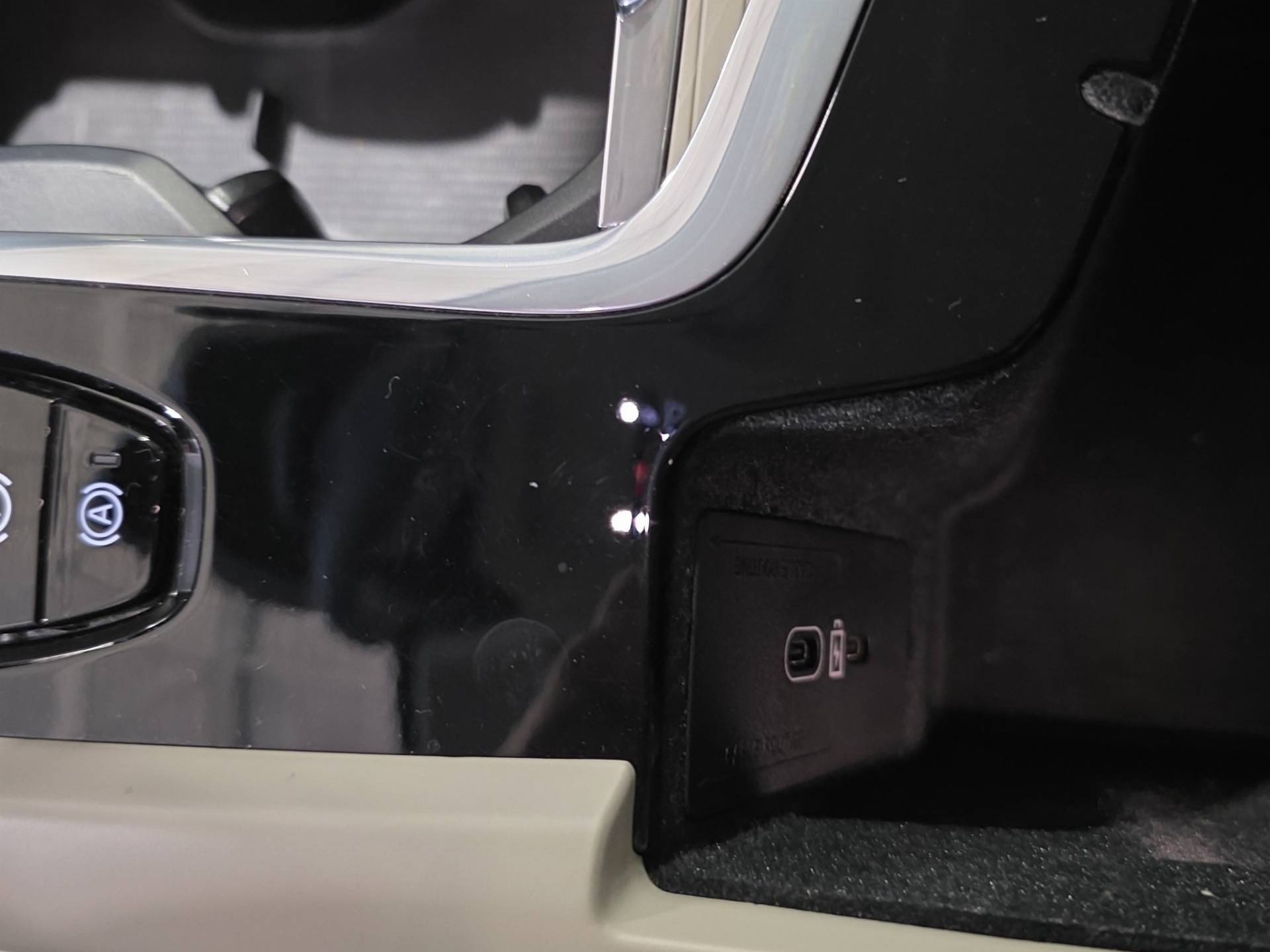 VOLVO V60 V60 2.0 b4 Core auto usata in pronta consegna - Brandini