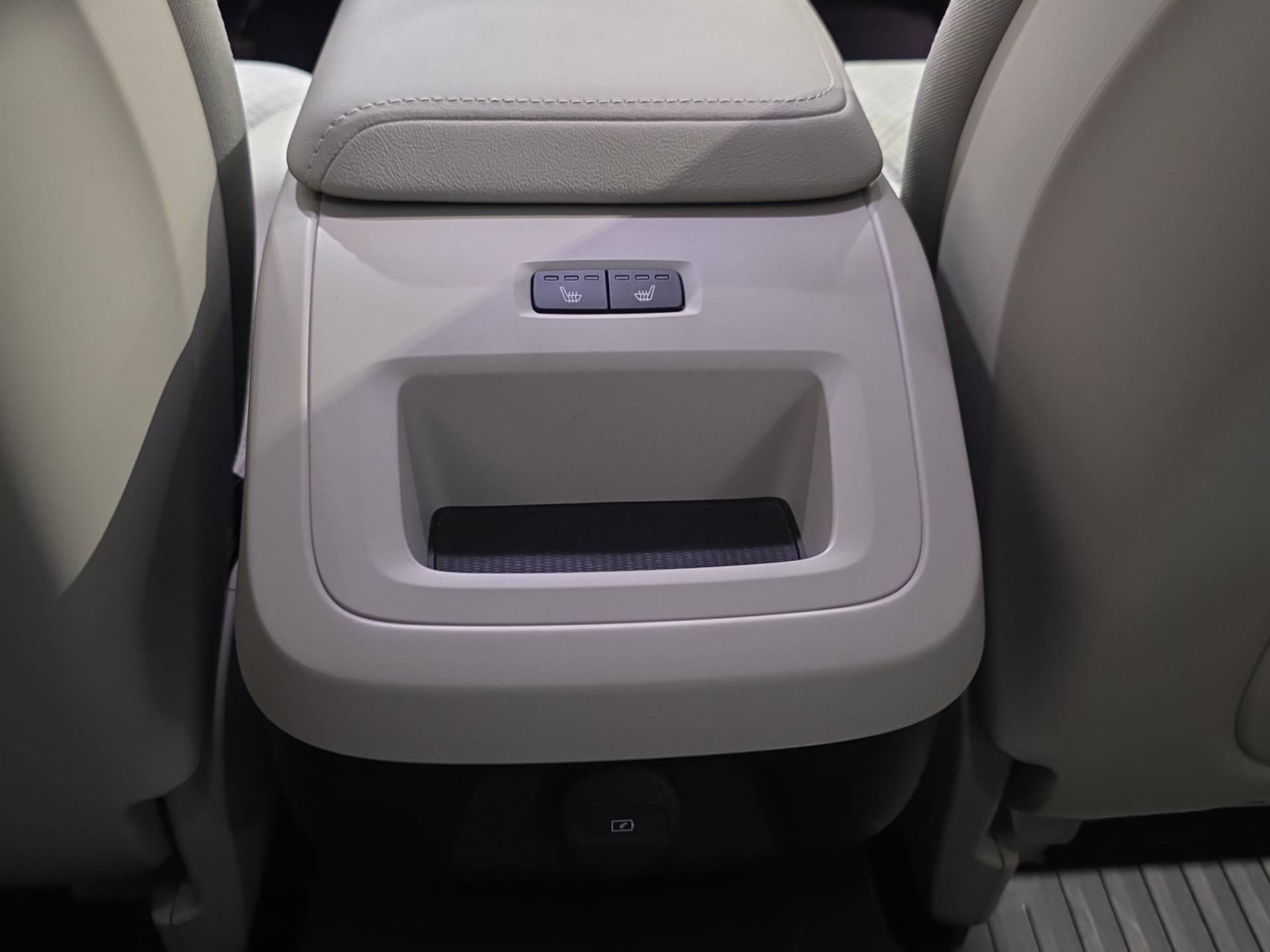 VOLVO V60 V60 2.0 b4 Core auto usata in pronta consegna - Brandini