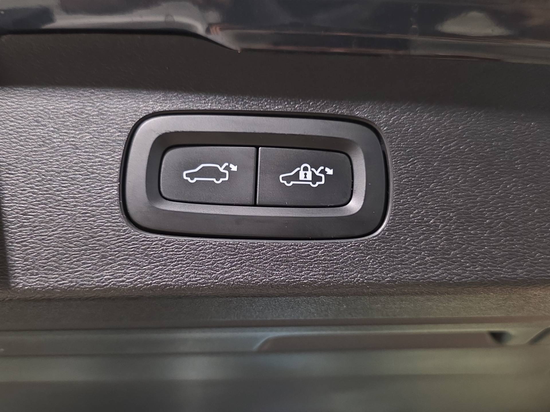 VOLVO V60 V60 2.0 b4 Core auto usata in pronta consegna - Brandini