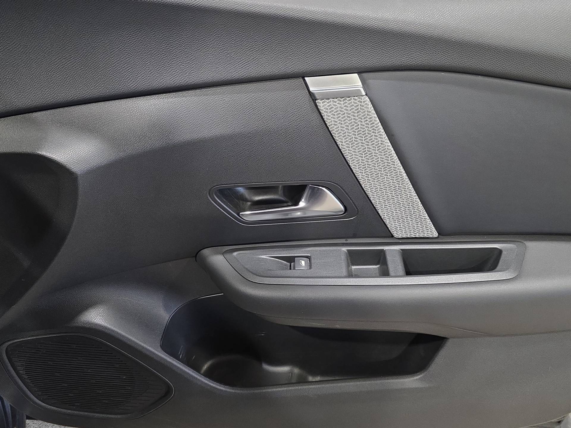 CITROEN C4 X C4 X 1.2 puretech Shine s&s 130cv eat8 usata in pronta consegna - Brandini