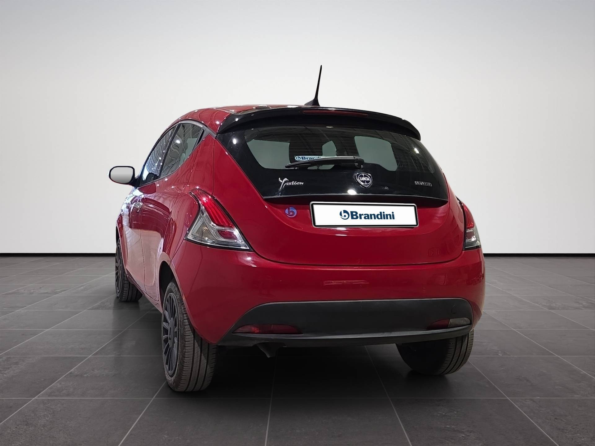 LANCIA Ypsilon Ypsilon 1.0 firefly hybrid Silver Plus s&s 70cv usata in pronta consegna - Brandini