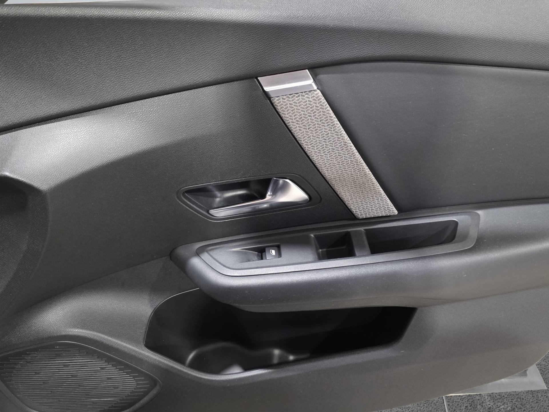 CITROEN C4 C4 1.5 bluehdi Shine s&s 130cv eat8 usata in pronta consegna - Brandini