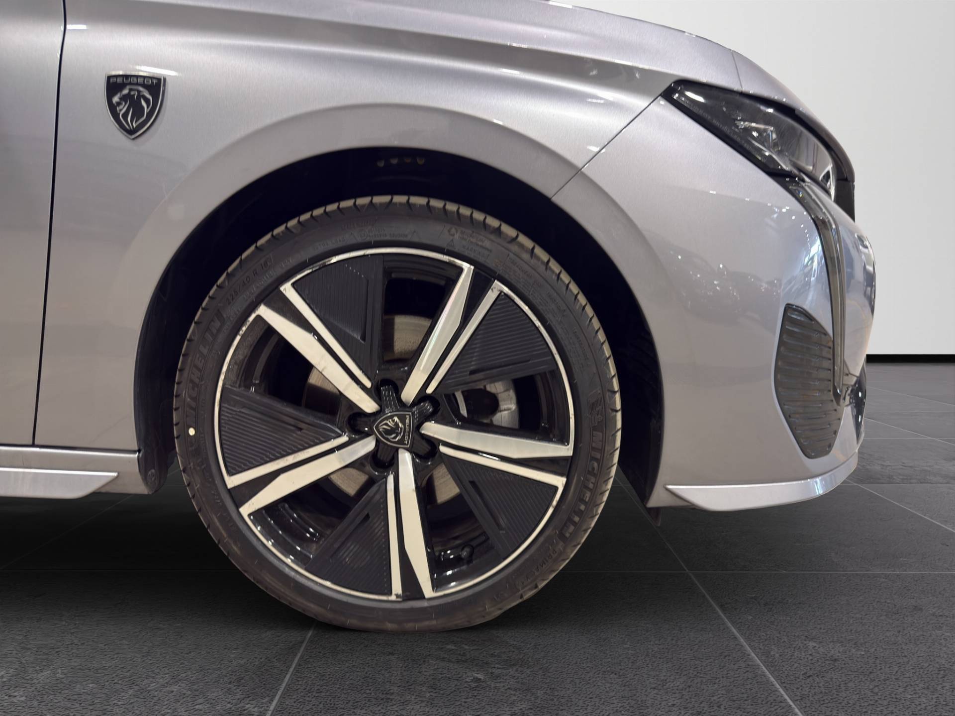 PEUGEOT 308 308 SW 1.2 hybrid GT 136cv e-dcs 6 usata in pronta consegna - Brandini