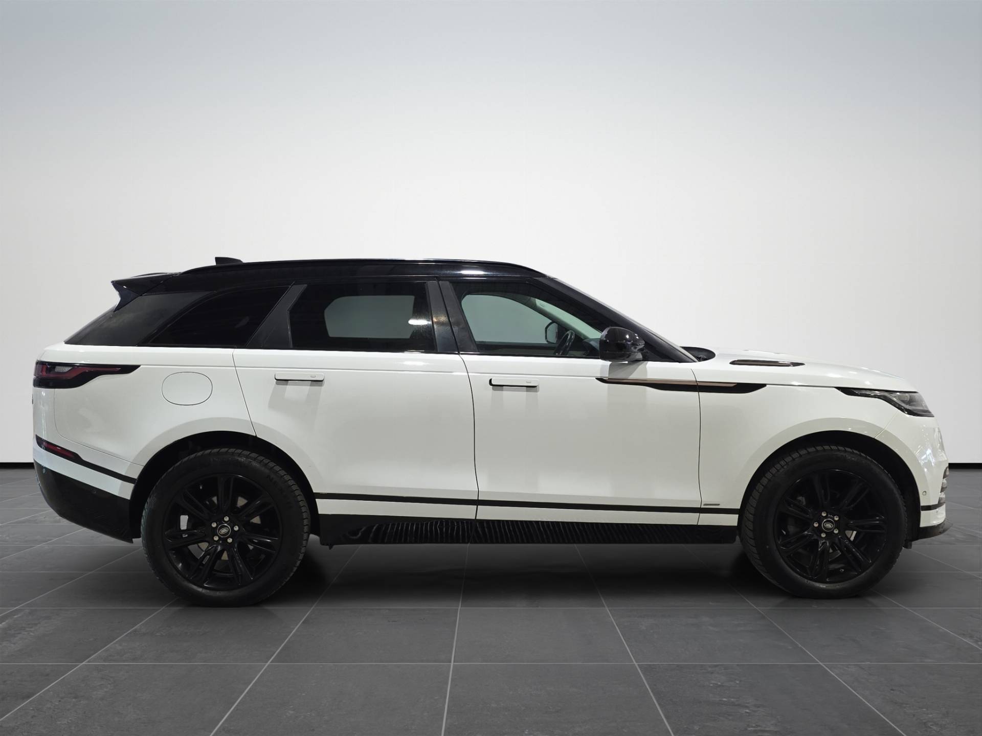 LAND ROVER Range Rover Velar Velar 2.0 i4 R-Dynamic HSE 240cv auto usata in pronta consegna - Brandini