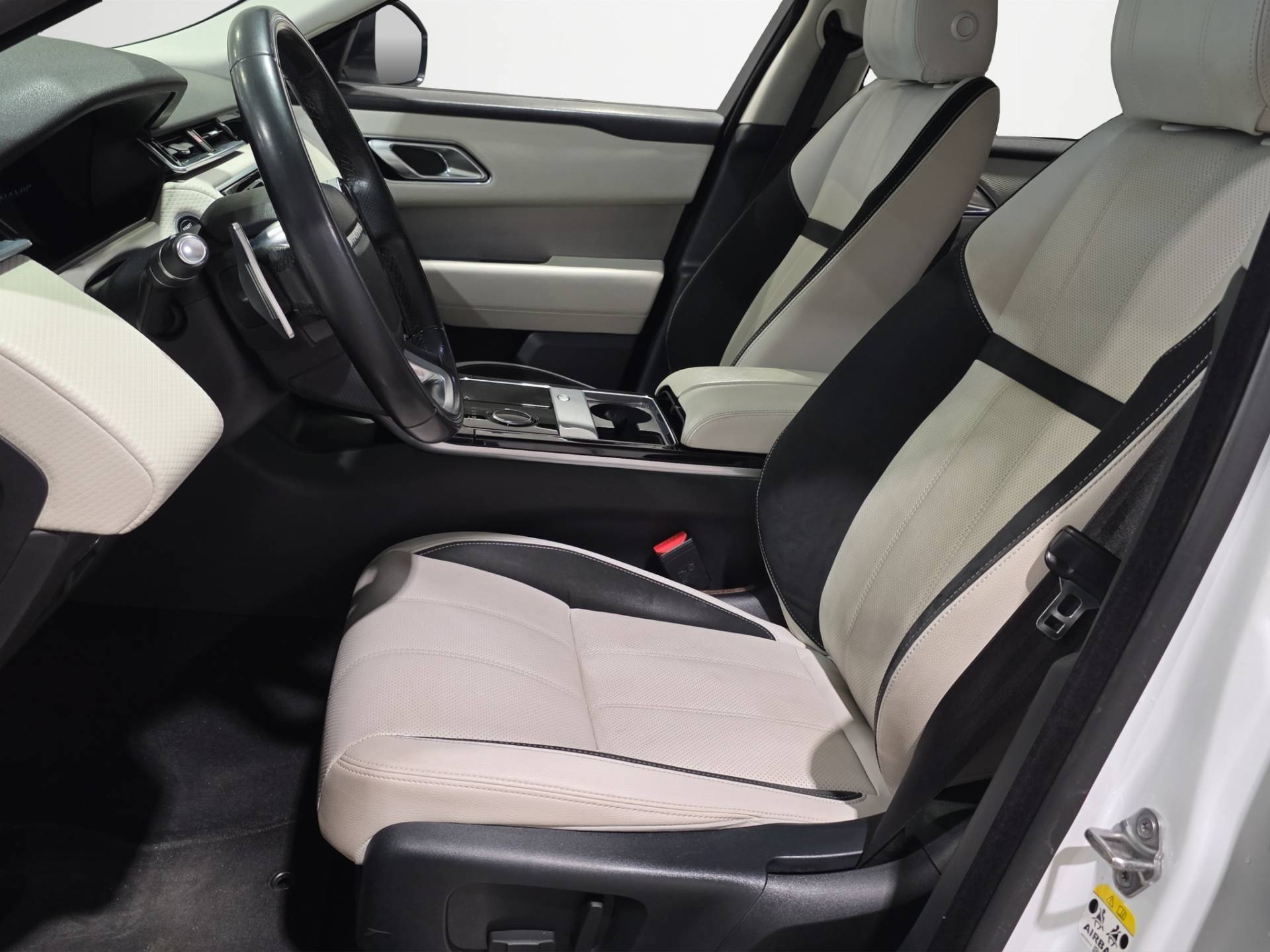 LAND ROVER Range Rover Velar Velar 2.0 i4 R-Dynamic HSE 240cv auto usata in pronta consegna - Brandini