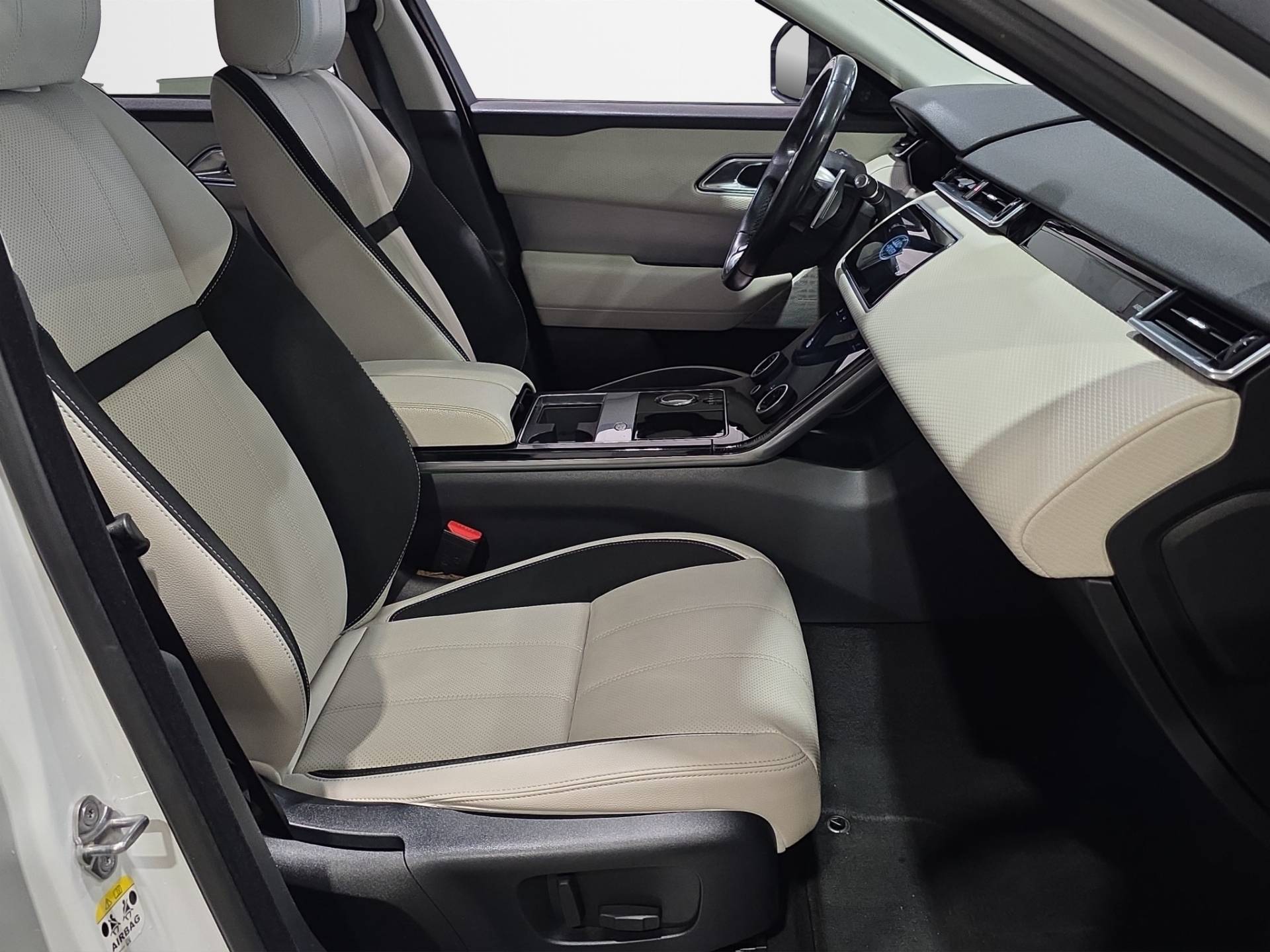 LAND ROVER Range Rover Velar Velar 2.0 i4 R-Dynamic HSE 240cv auto usata in pronta consegna - Brandini