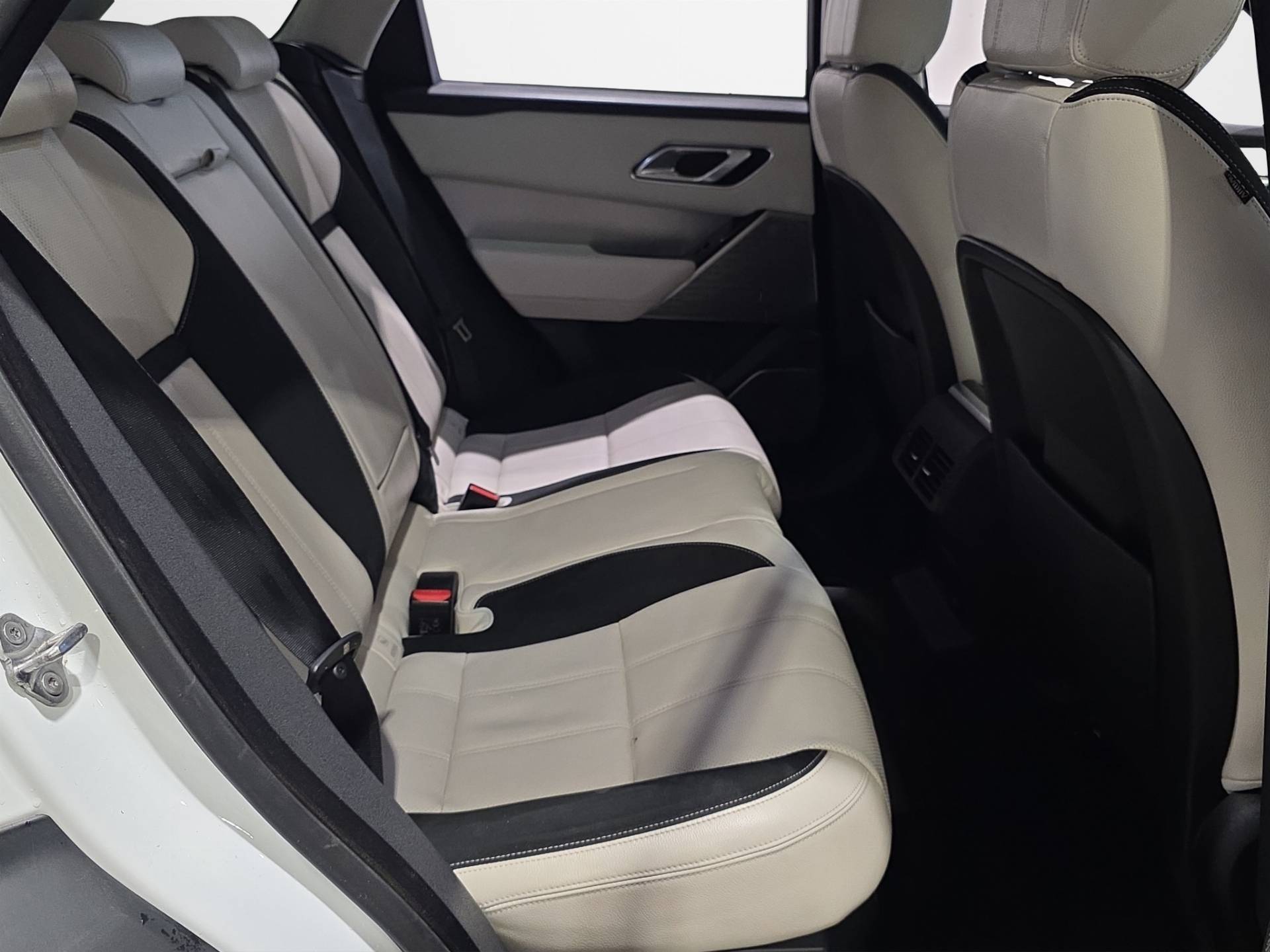 LAND ROVER Range Rover Velar Velar 2.0 i4 R-Dynamic HSE 240cv auto usata in pronta consegna - Brandini