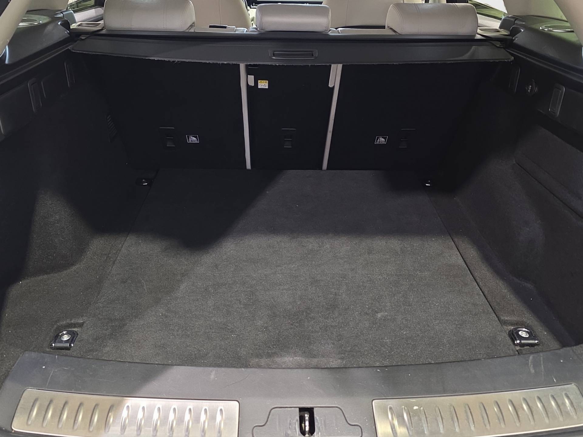 LAND ROVER Range Rover Velar Velar 2.0 i4 R-Dynamic HSE 240cv auto usata in pronta consegna - Brandini