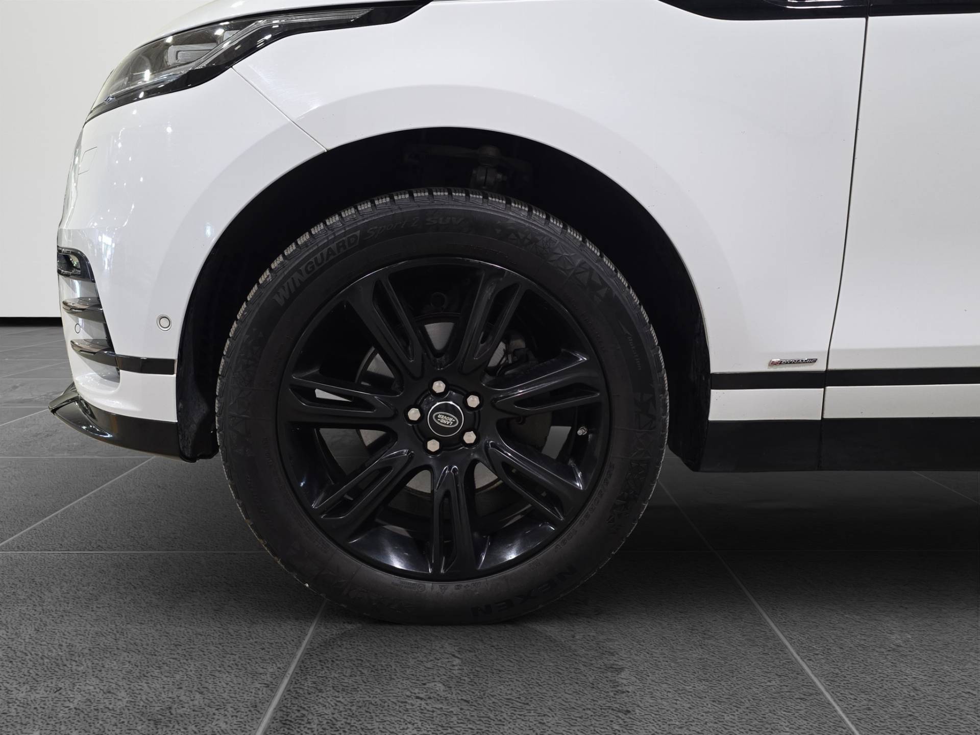 LAND ROVER Range Rover Velar Velar 2.0 i4 R-Dynamic HSE 240cv auto usata in pronta consegna - Brandini