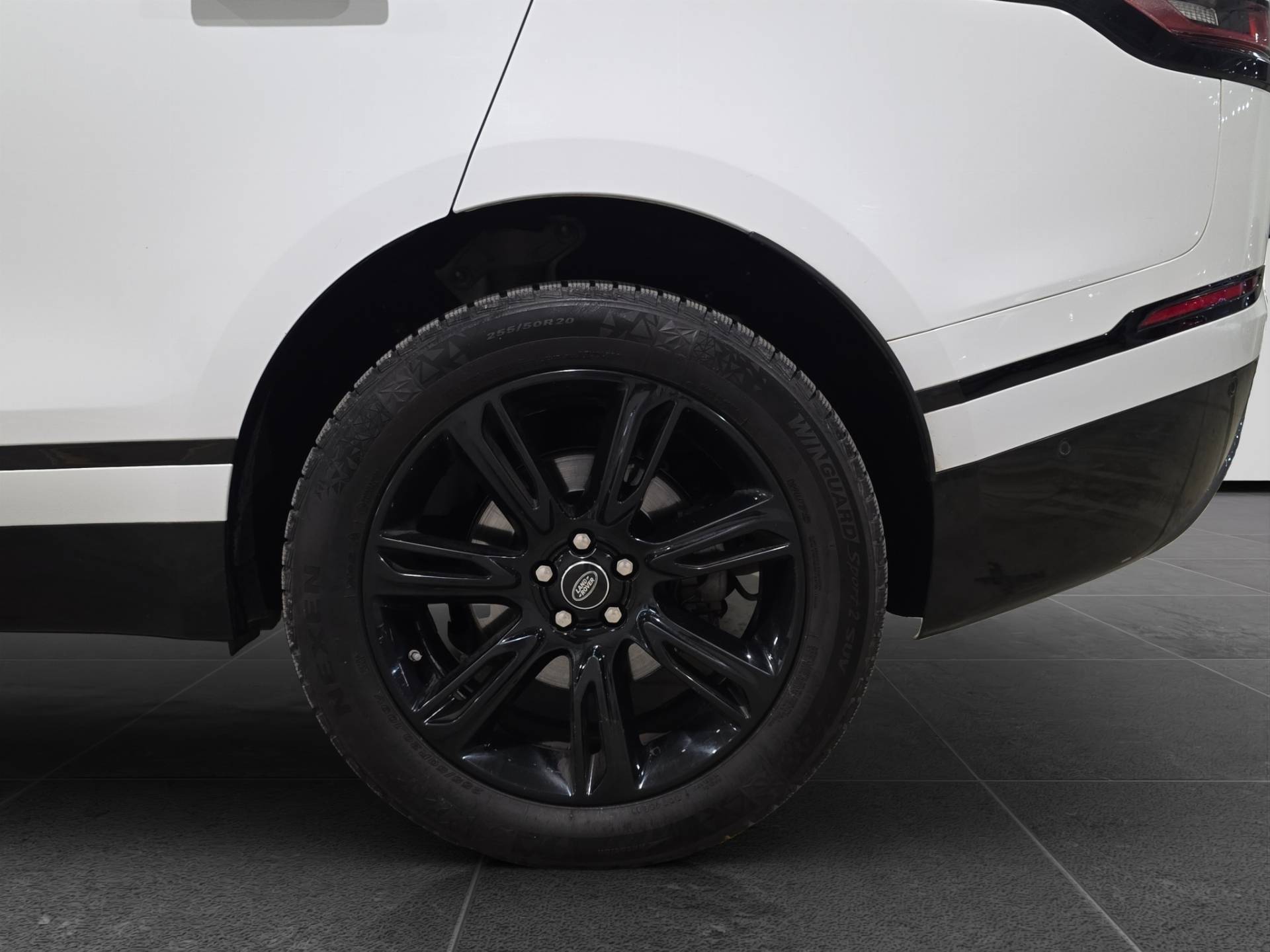 LAND ROVER Range Rover Velar Velar 2.0 i4 R-Dynamic HSE 240cv auto usata in pronta consegna - Brandini