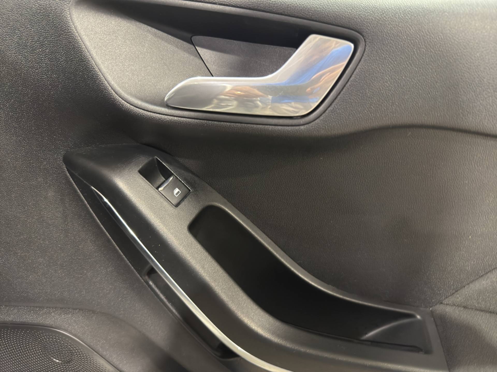 FORD Fiesta Fiesta 5p 1.1 Titanium Gpl 75cv usata in pronta consegna - Brandini